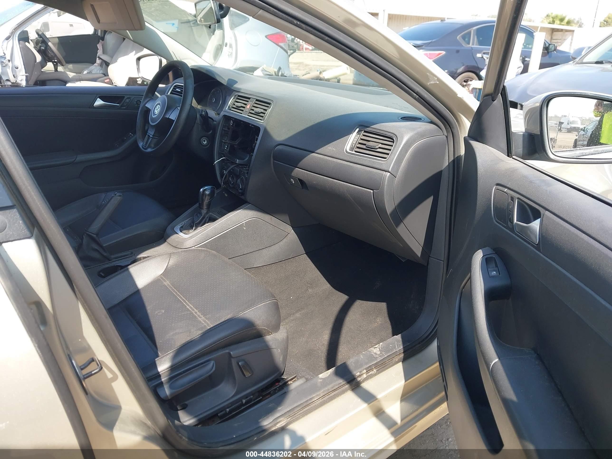 2014 Volkswagen Jetta 1.8t Se Gray vin: 3VWD17AJ8EM271386