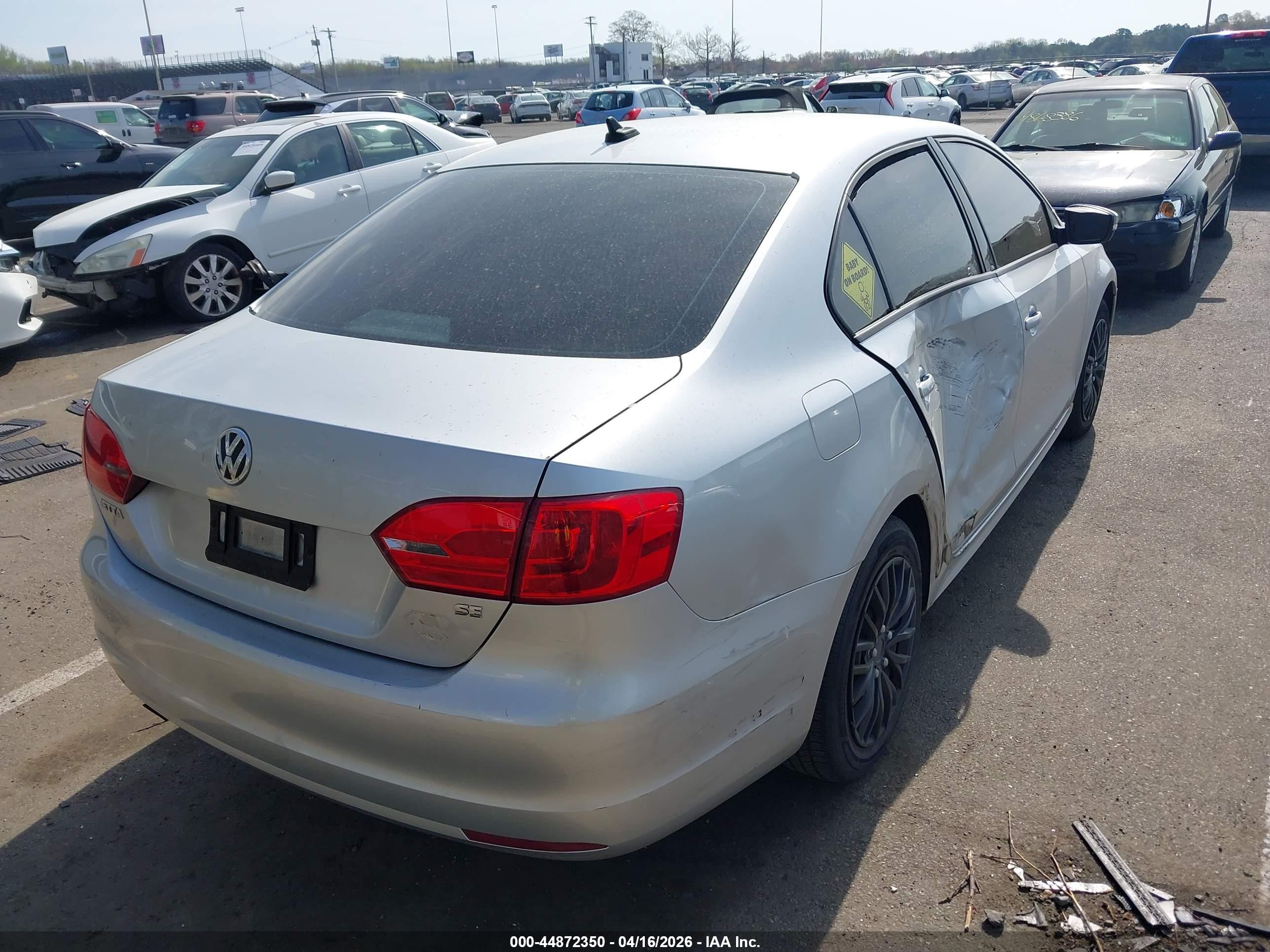 2014 Volkswagen Jetta 1.8t Se Серебряный vin: 3VWD17AJ8EM310879