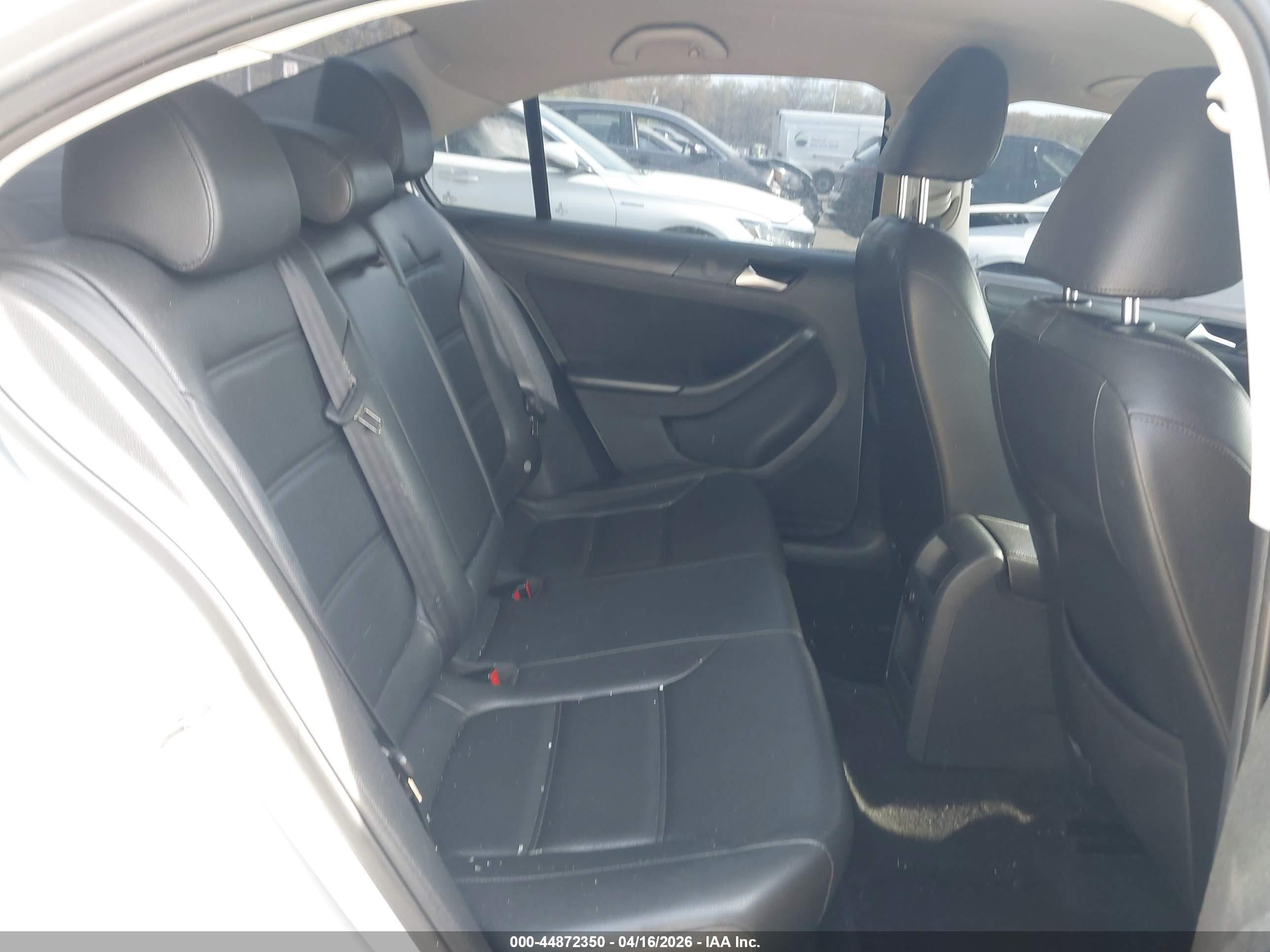 2014 Volkswagen Jetta 1.8t Se Серебряный vin: 3VWD17AJ8EM310879