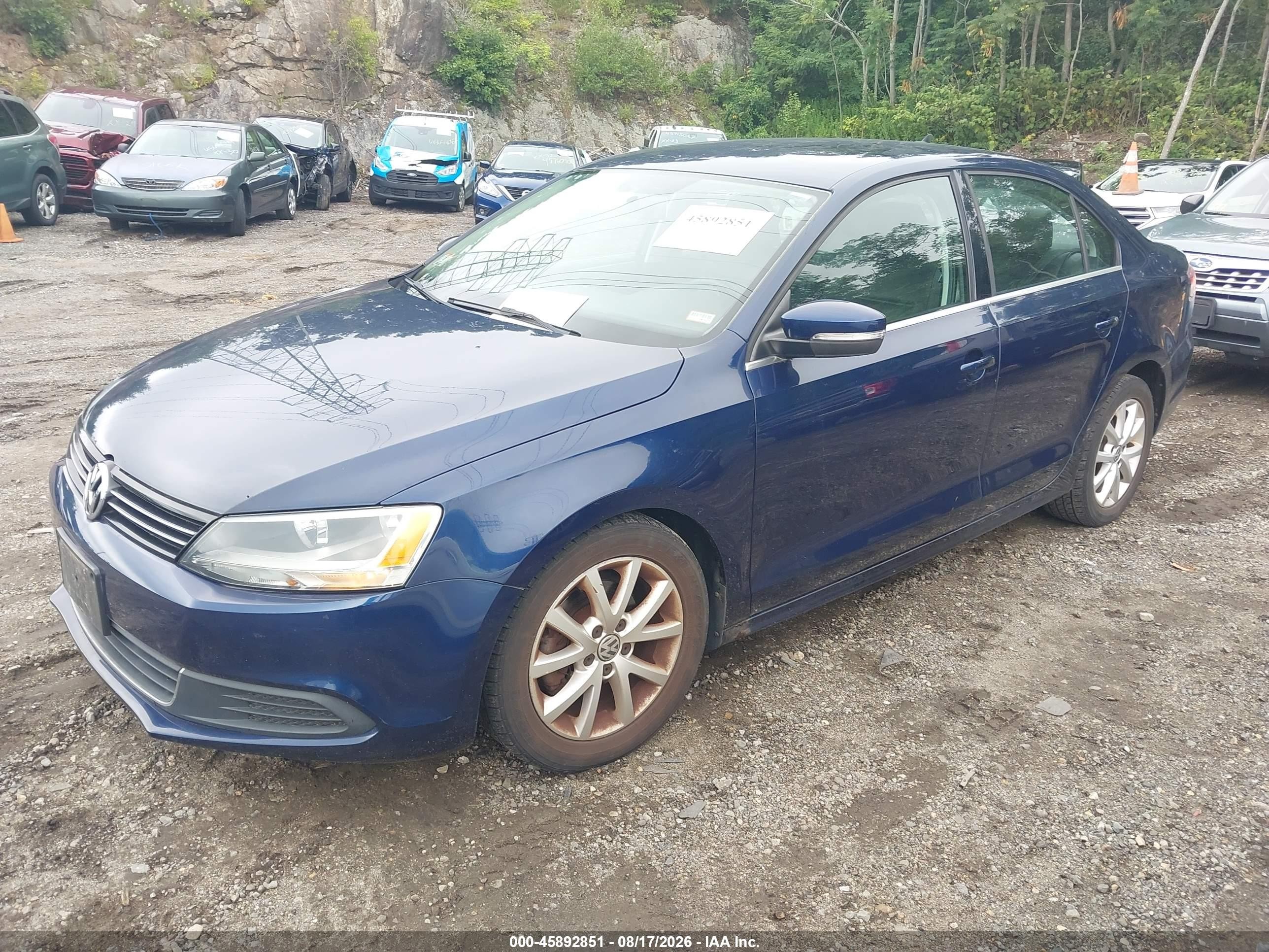 2014 Volkswagen Jetta 1.8t Se Синий vin: 3VWD17AJ8EM381936