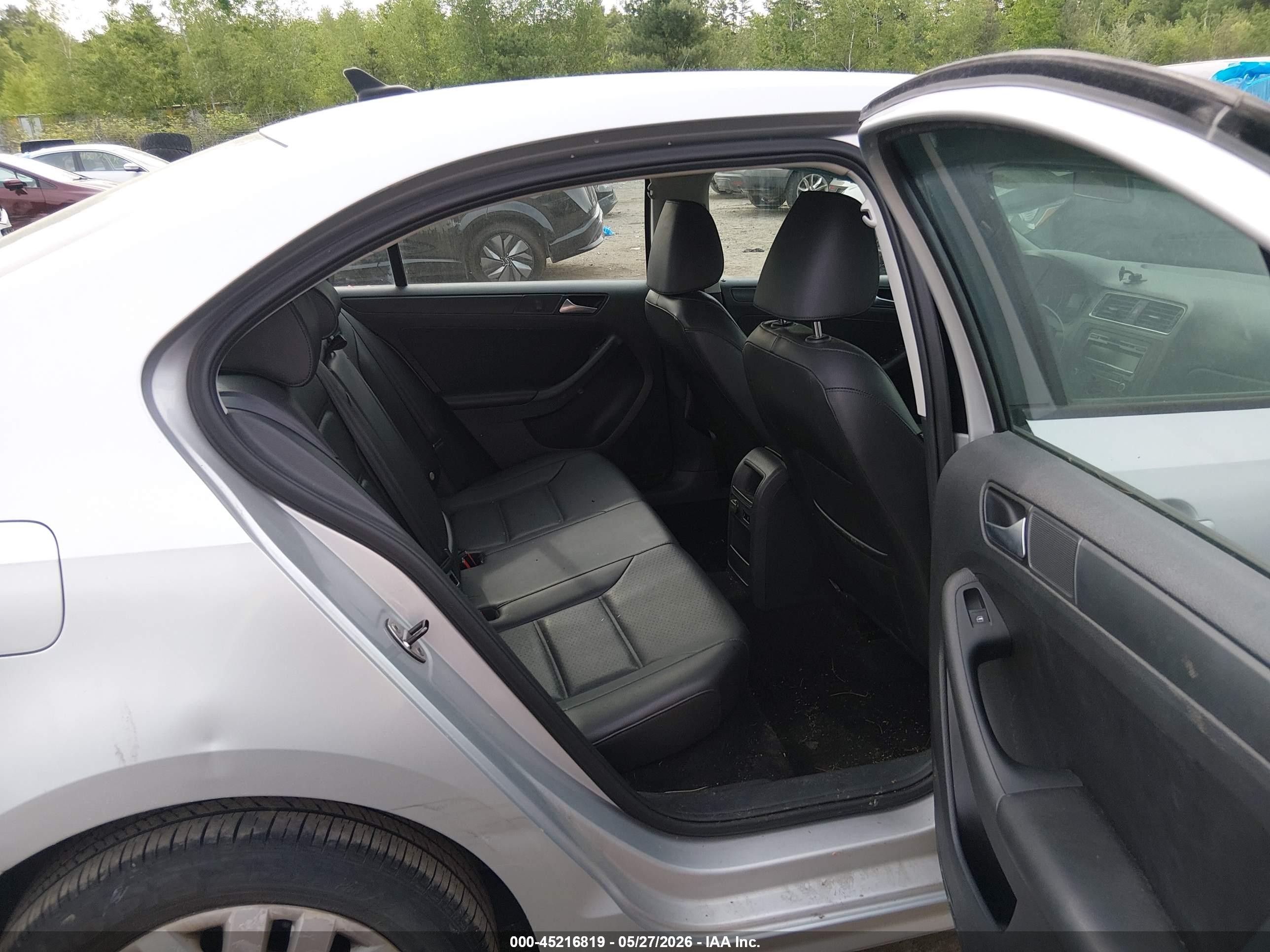 2014 Volkswagen Jetta 1.8t Se Silver vin: 3VWD17AJ8EM418175