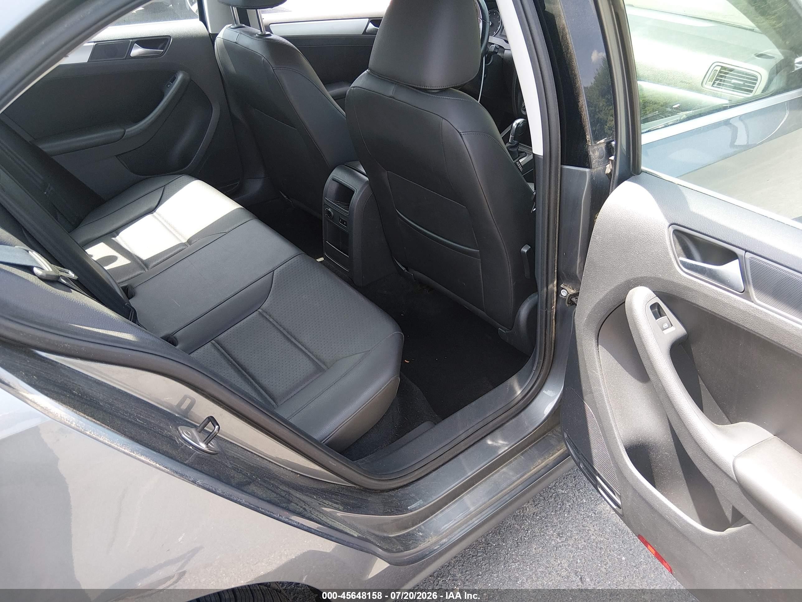 2014 Volkswagen Jetta 1.8t Se Gray vin: 3VWD17AJ8EM439849