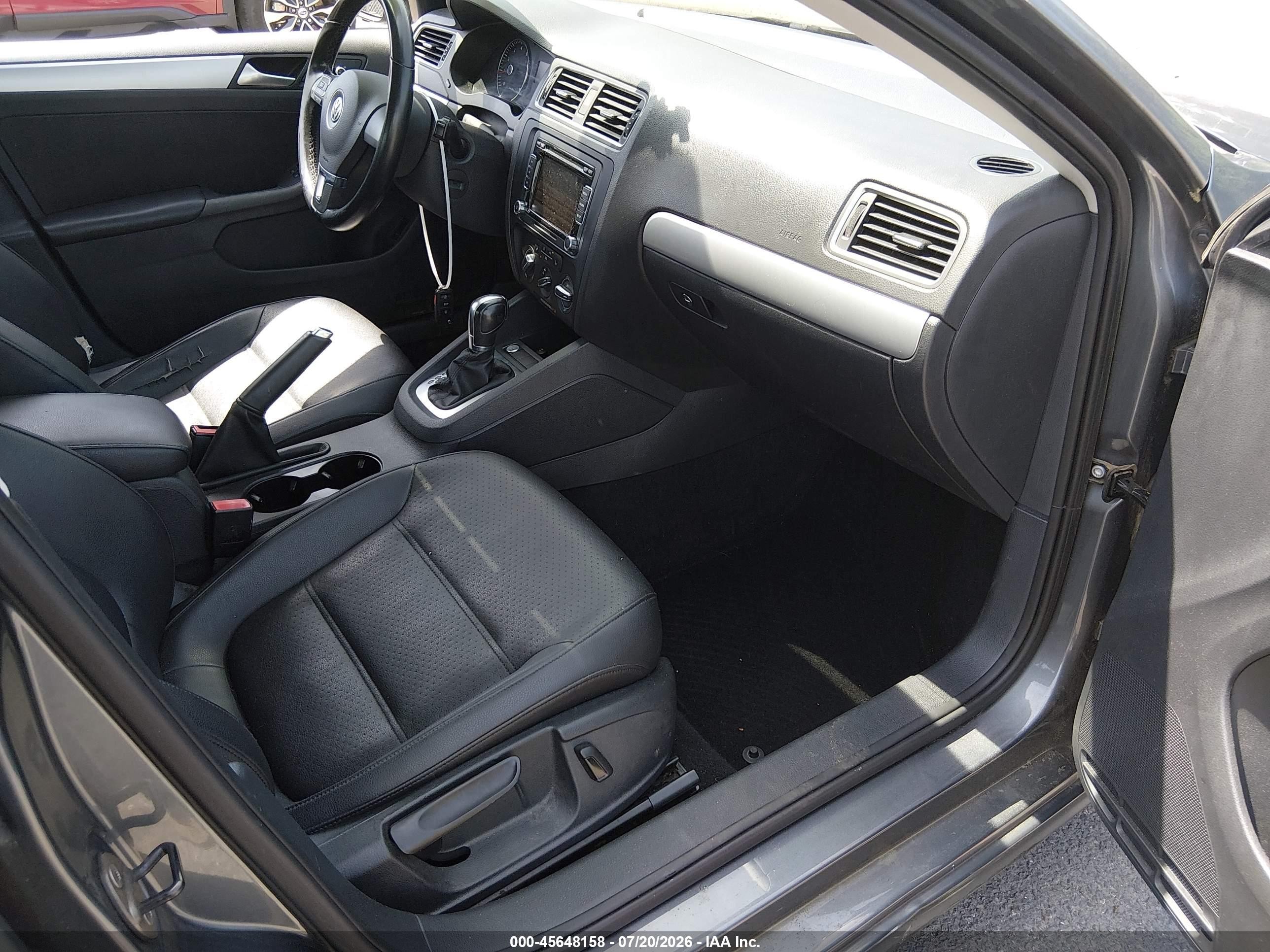 2014 Volkswagen Jetta 1.8t Se Gray vin: 3VWD17AJ8EM439849