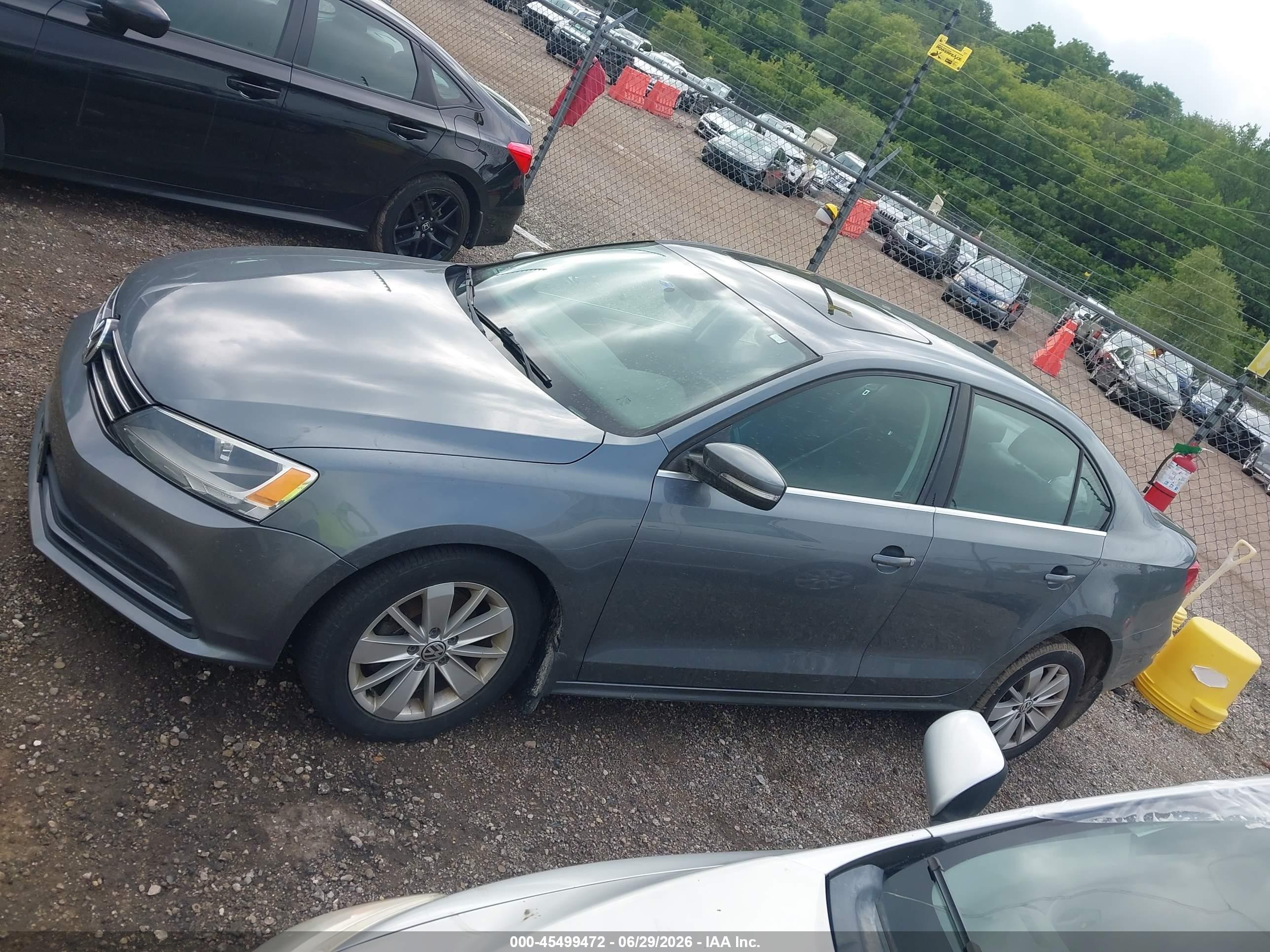 2015 Volkswagen Jetta 1.8t Se Gray vin: 3VWD17AJ8FM286584