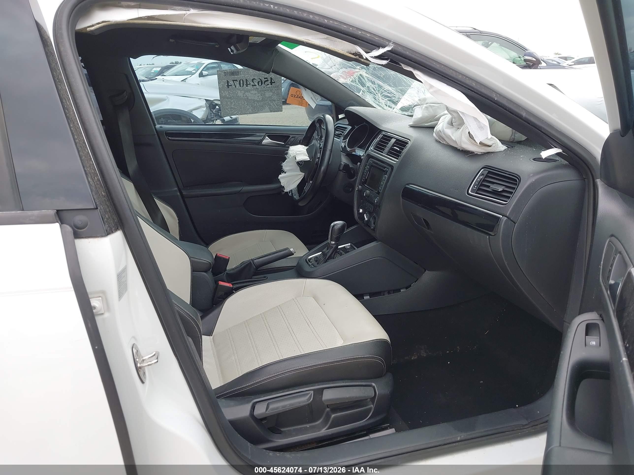 2015 Volkswagen Jetta 1.8t Sport Белый vin: 3VWD17AJ8FM325724