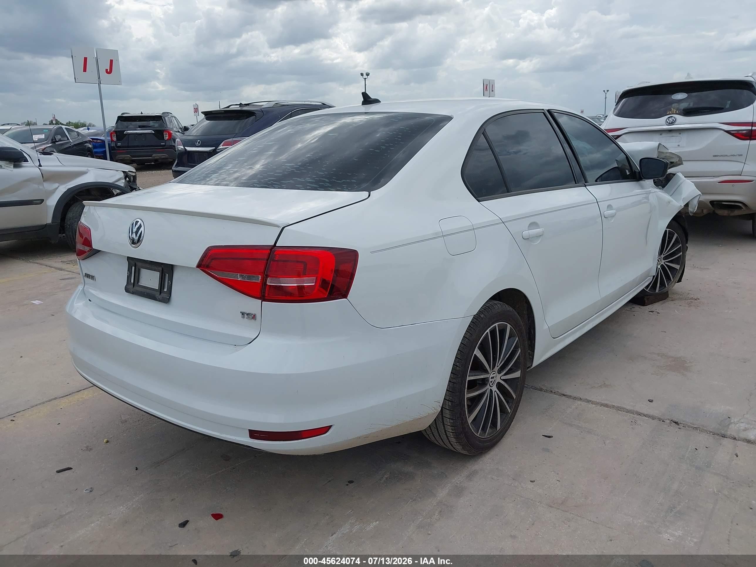 2015 Volkswagen Jetta 1.8t Sport Белый vin: 3VWD17AJ8FM325724