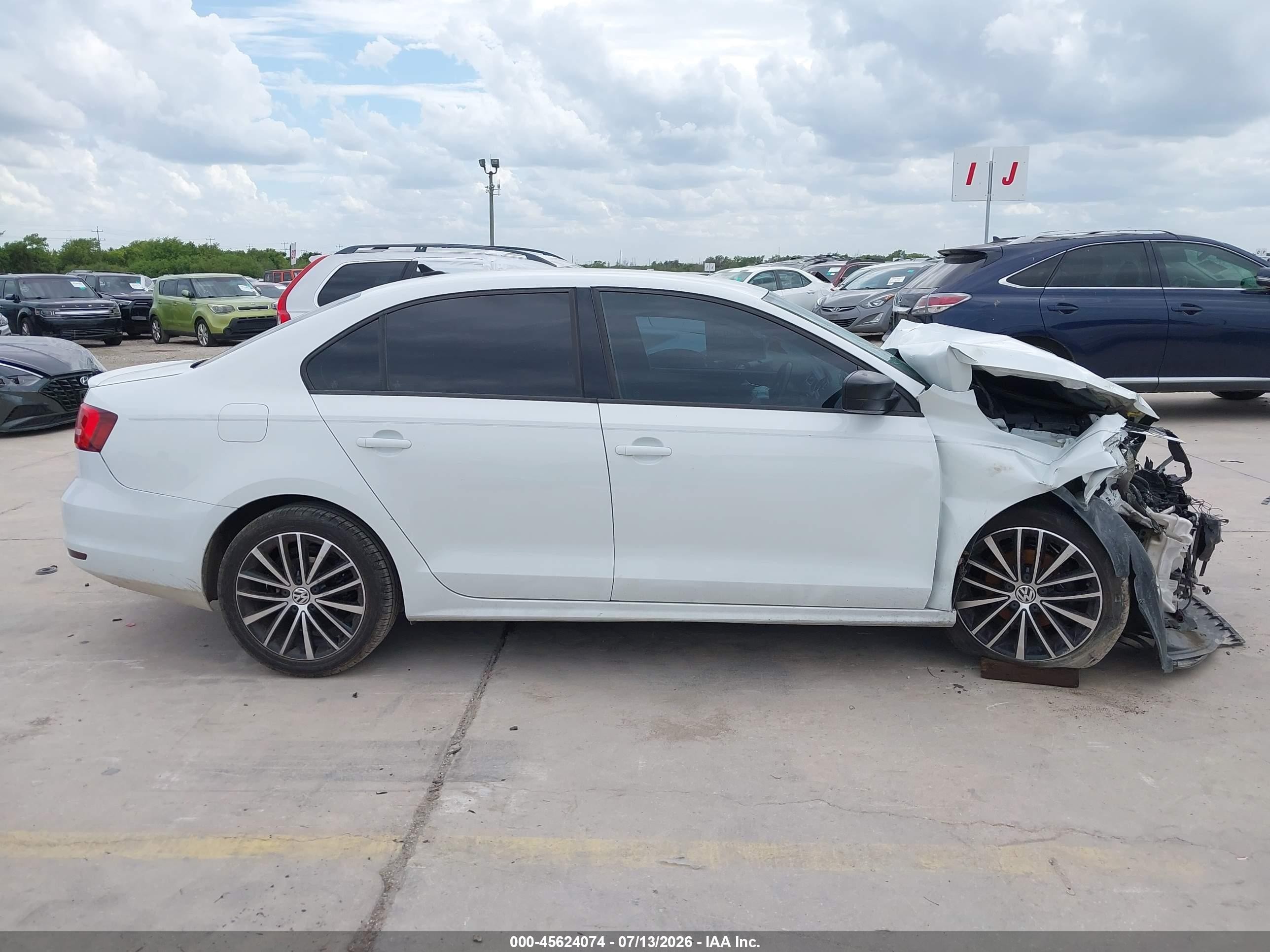 2015 Volkswagen Jetta 1.8t Sport Белый vin: 3VWD17AJ8FM325724