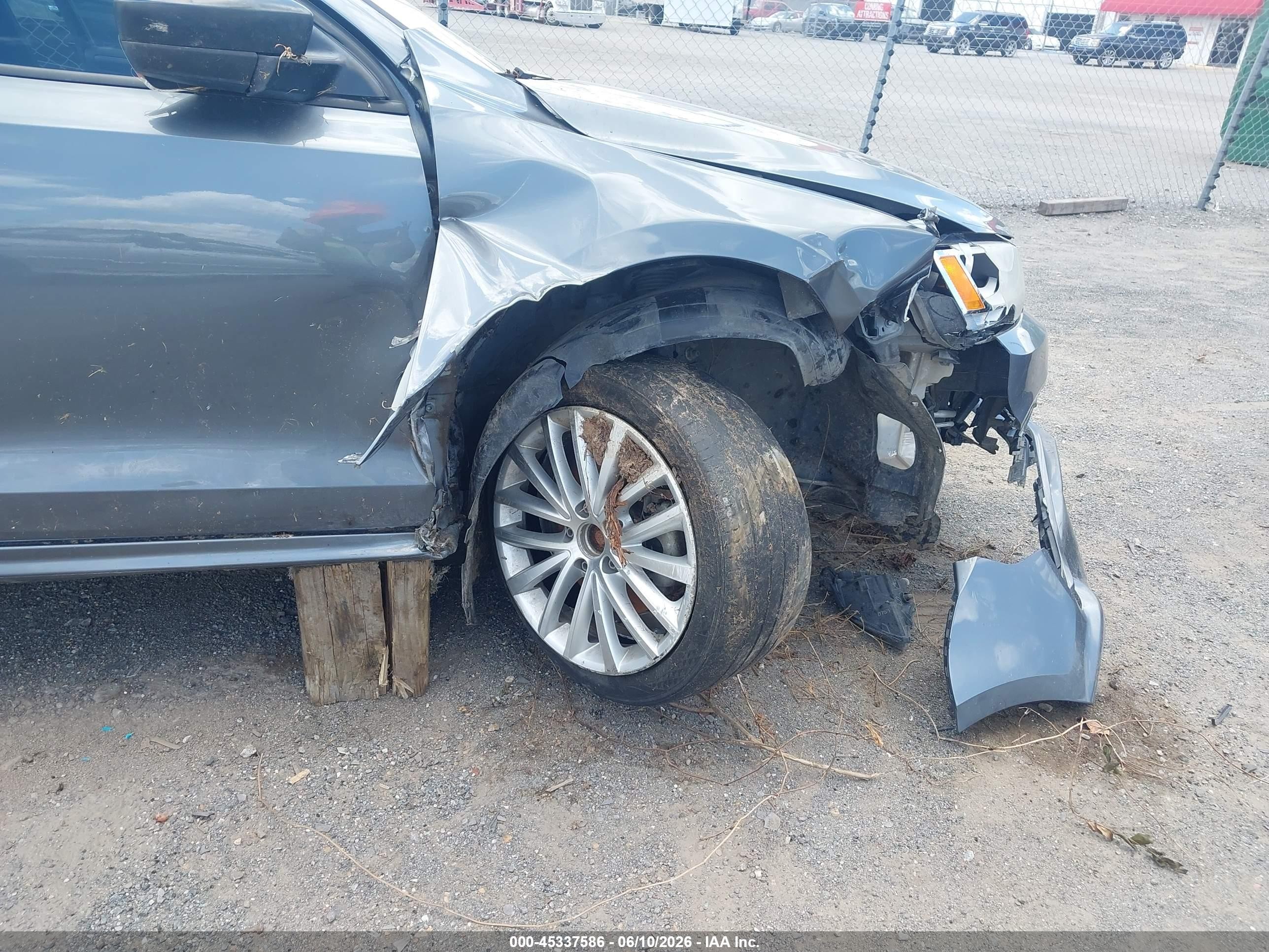 2015 Volkswagen Jetta 1.8t Sport Серый vin: 3VWD17AJ8FM415679
