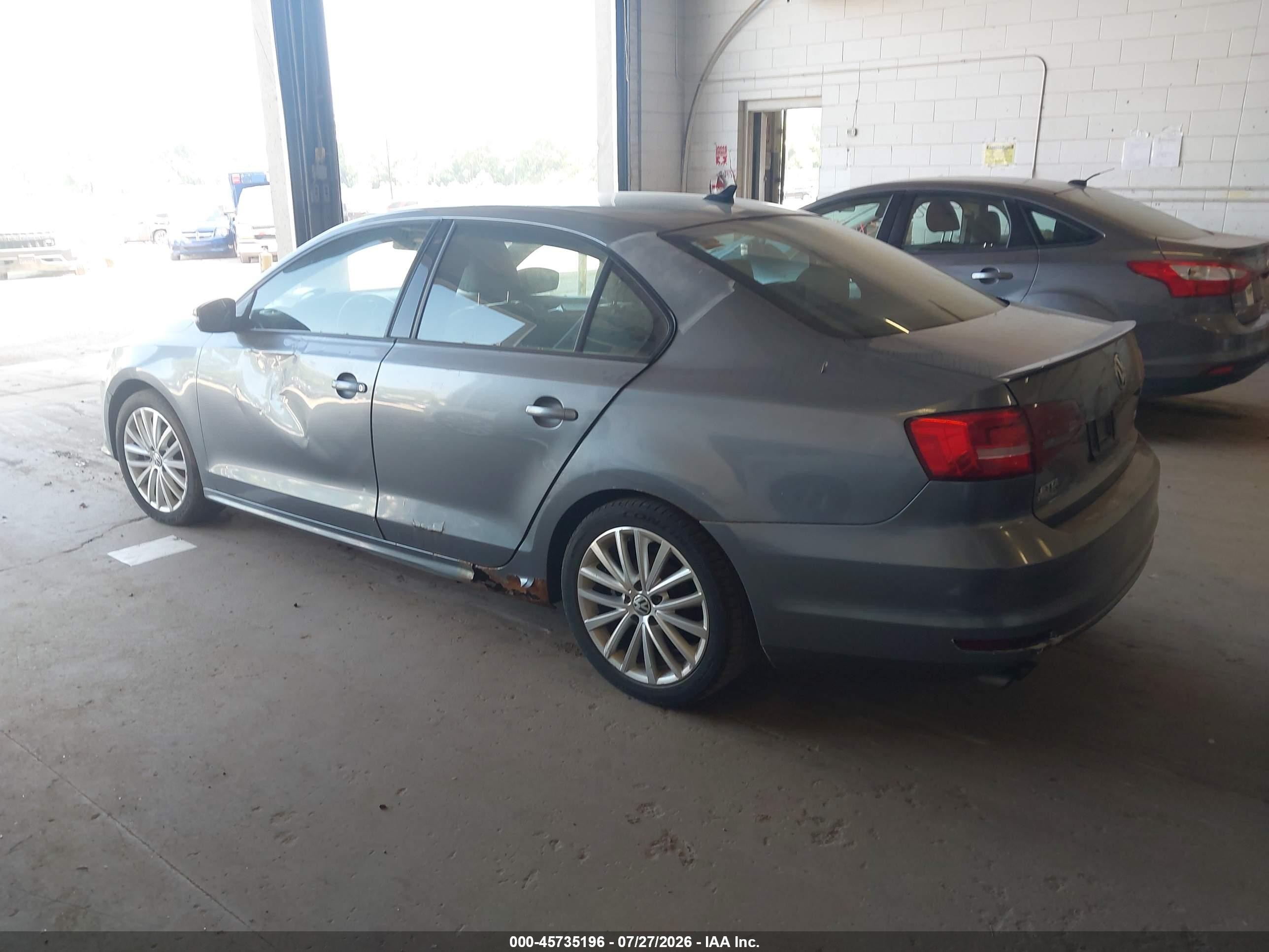 2015 Volkswagen Jetta 1.8t Sport Silver vin: 3VWD17AJ8FM416850