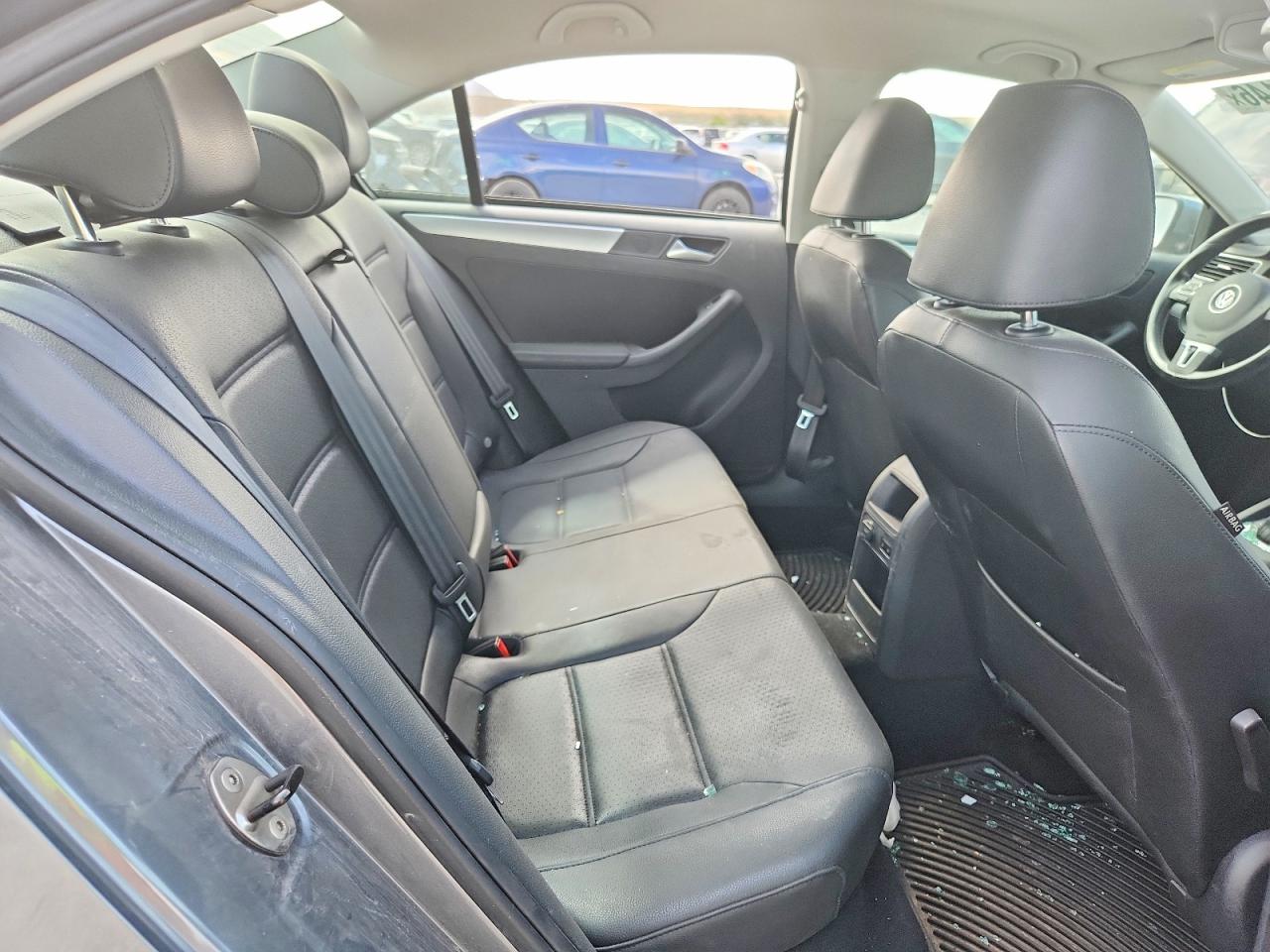 2014 Volkswagen Jetta Se Угольный vin: 3VWD17AJ9EM233309