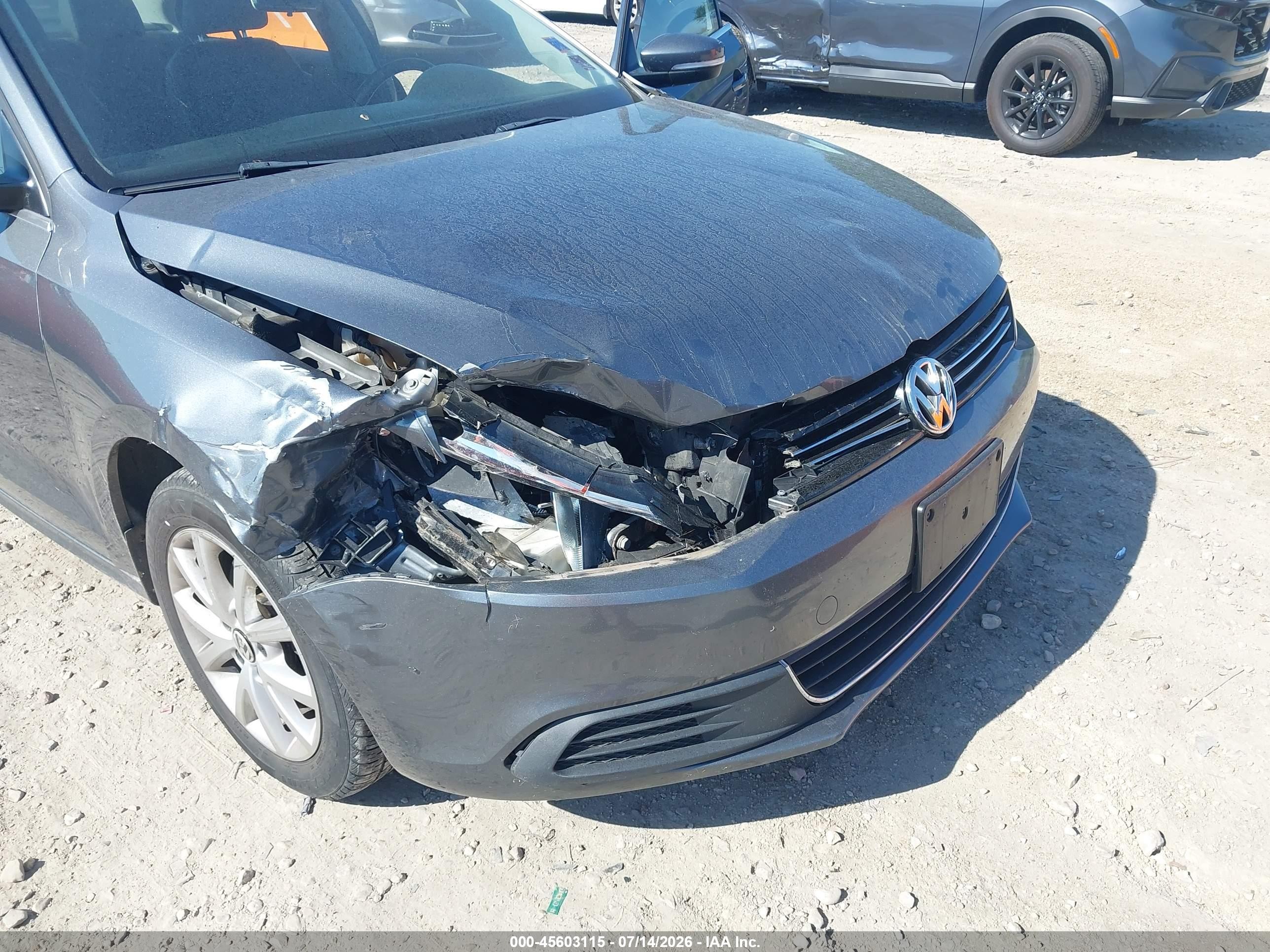 2014 Volkswagen Jetta 1.8t Se Silver vin: 3VWD17AJ9EM255326