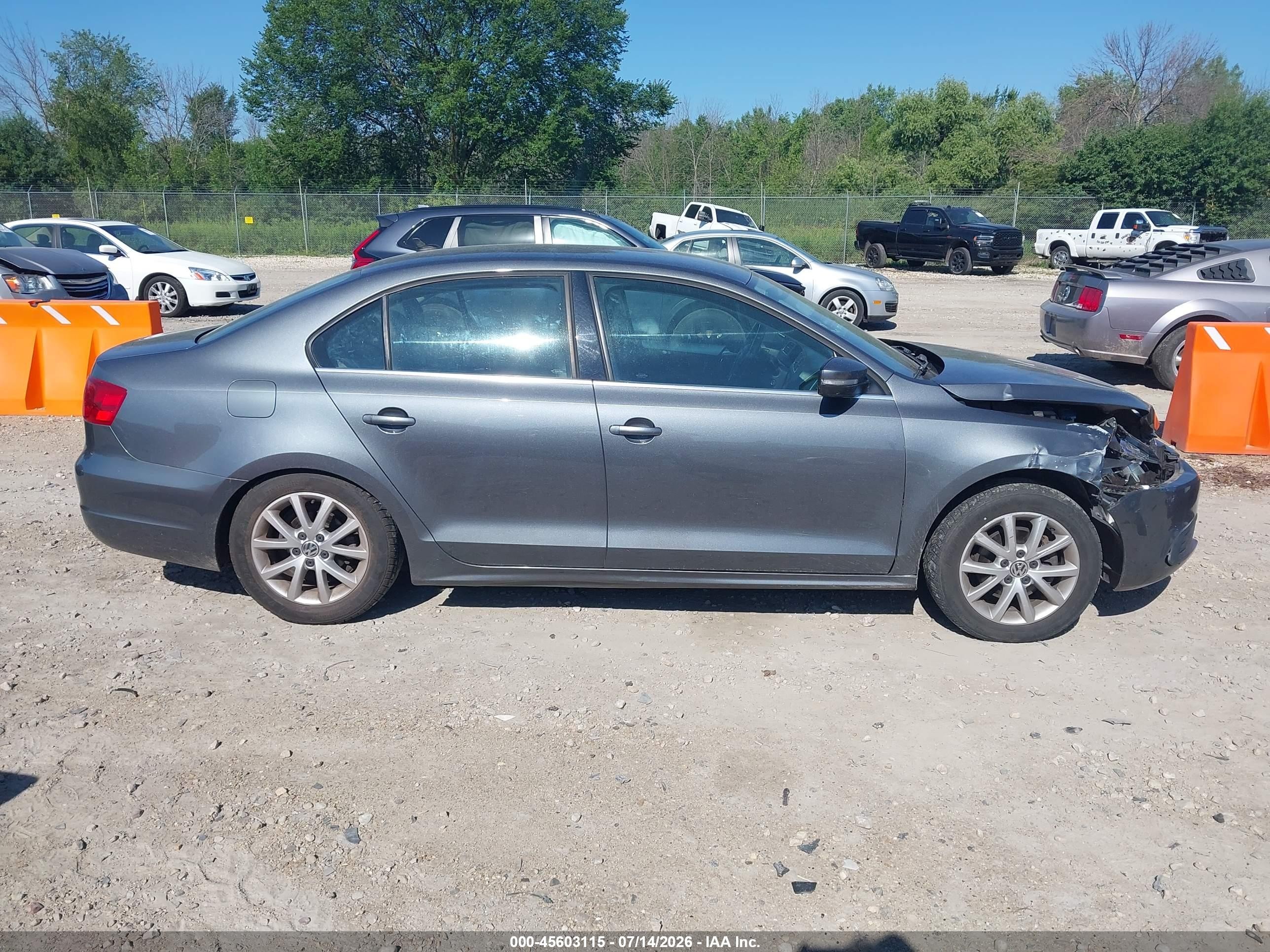 2014 Volkswagen Jetta 1.8t Se Silver vin: 3VWD17AJ9EM255326