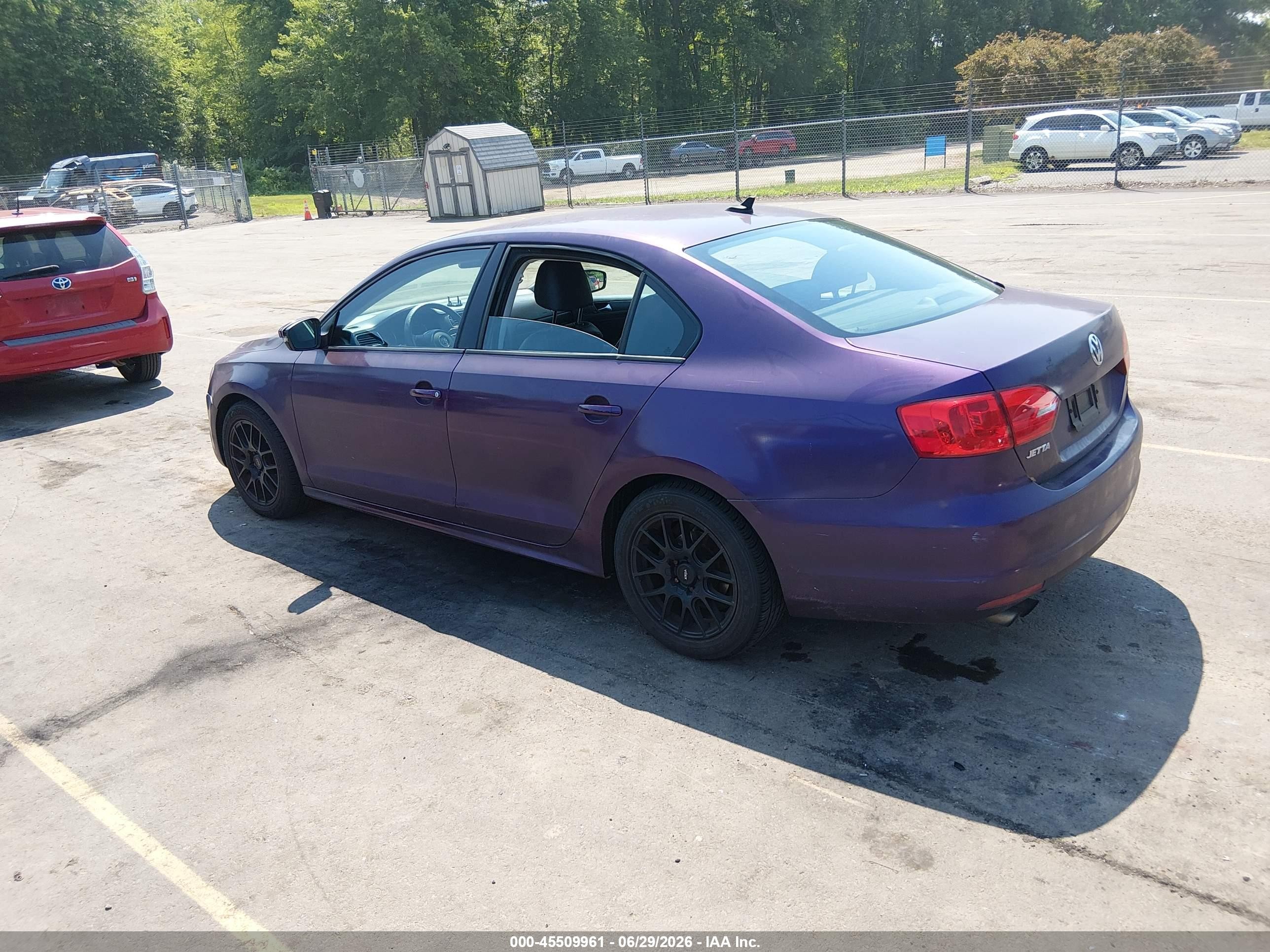 2014 Volkswagen Jetta 1.8t Se Фиолетовый vin: 3VWD17AJ9EM307070