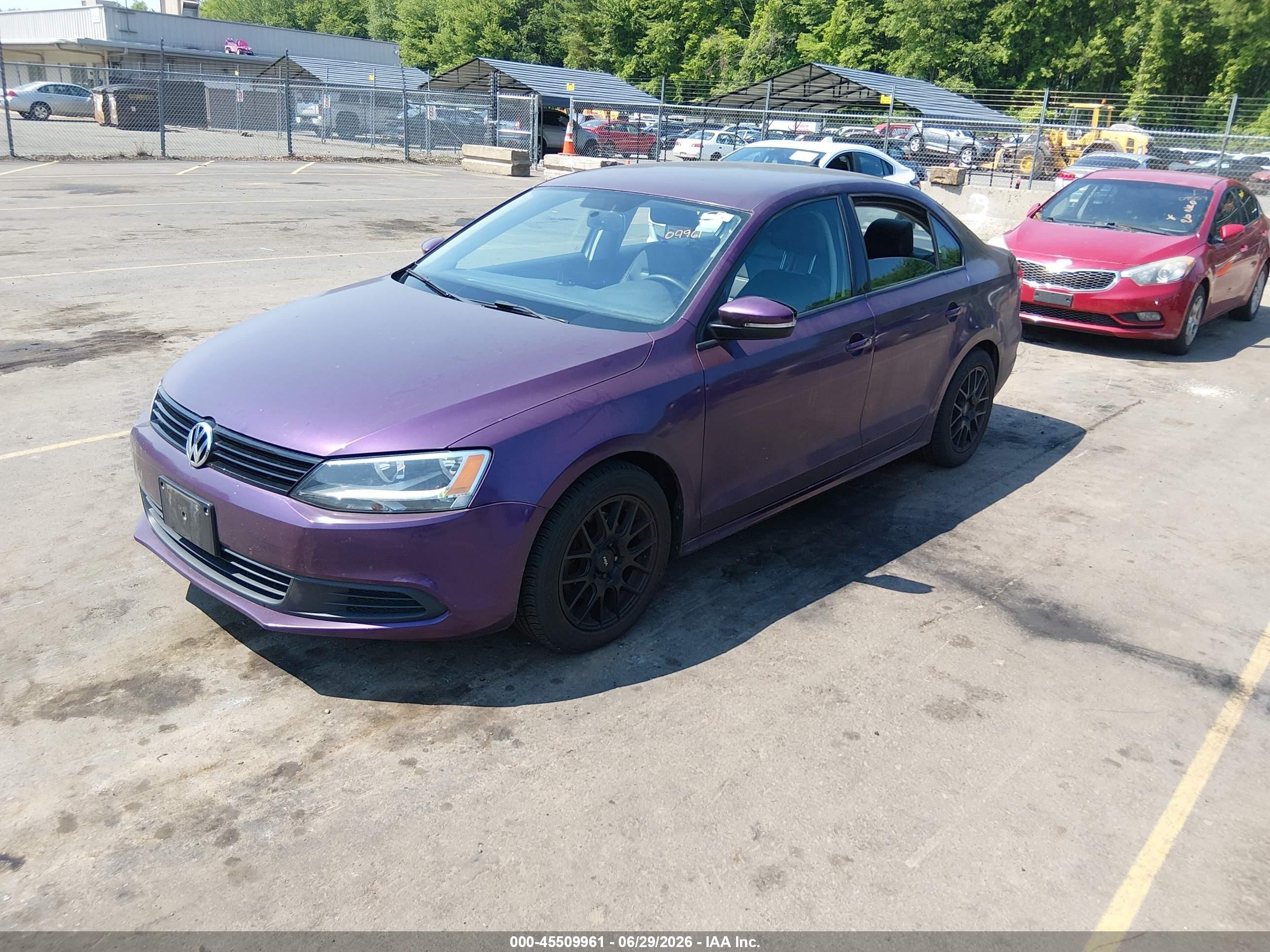 2014 Volkswagen Jetta 1.8t Se Фиолетовый vin: 3VWD17AJ9EM307070