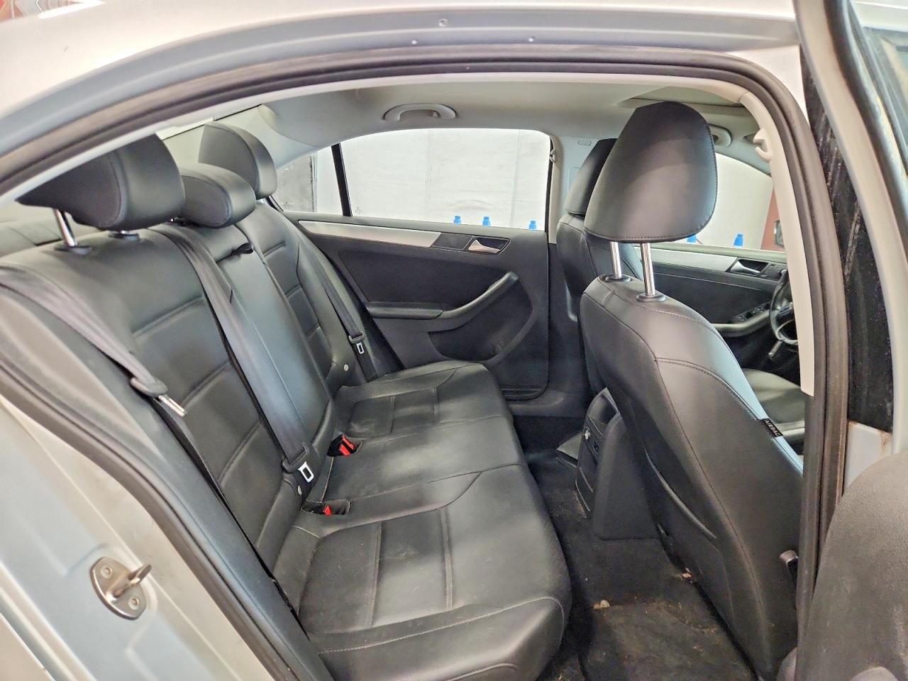 2014 Volkswagen Jetta Se Silver vin: 3VWD17AJ9EM361842