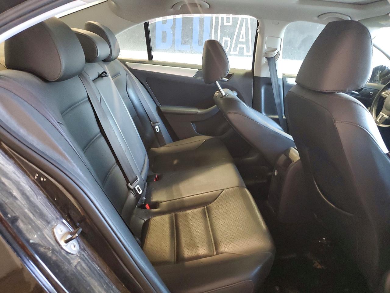2014 Volkswagen Jetta Se Black vin: 3VWD17AJ9EM425927