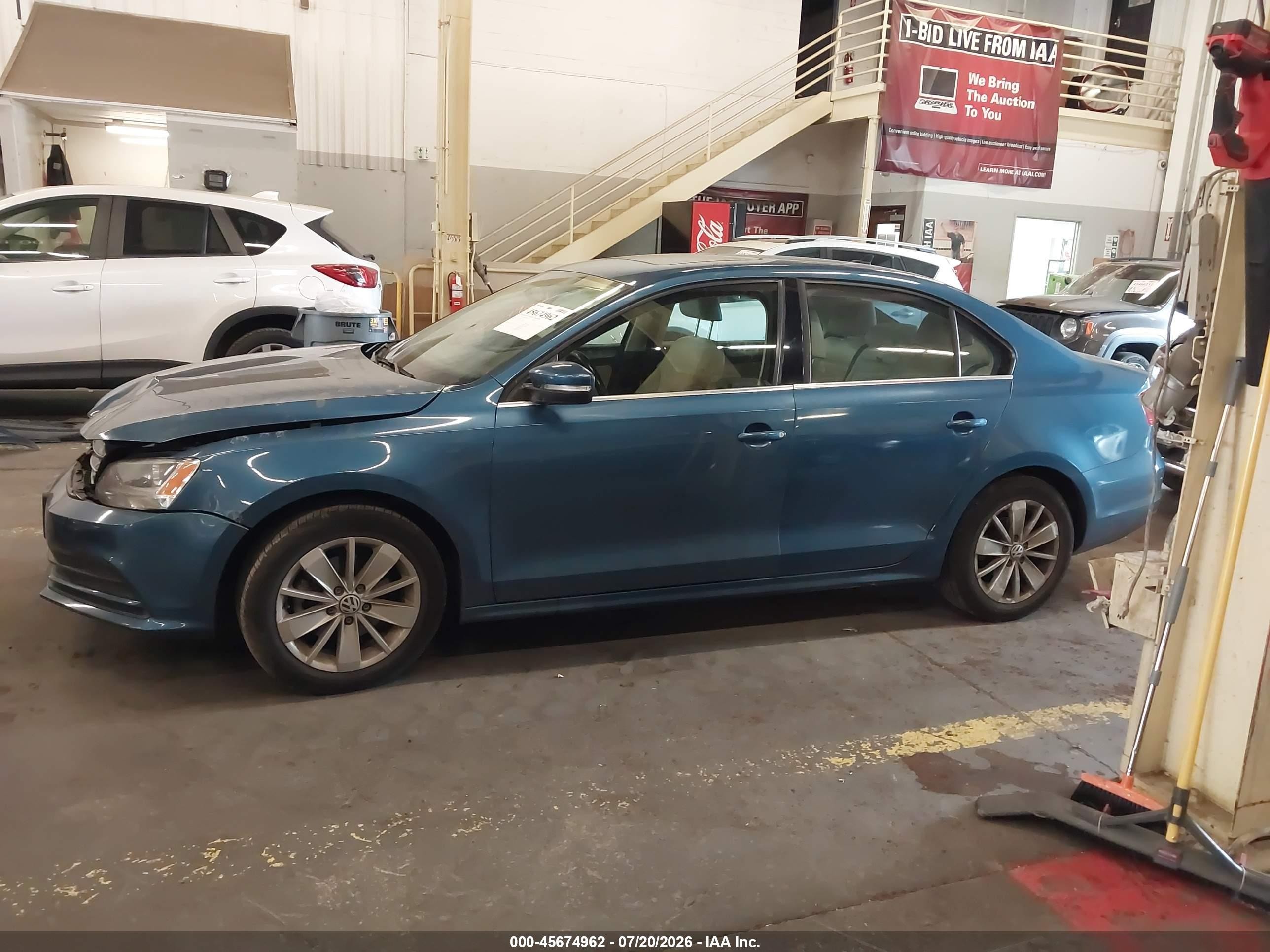 2015 Volkswagen Jetta 1.8t Se Синий vin: 3VWD17AJ9FM254114