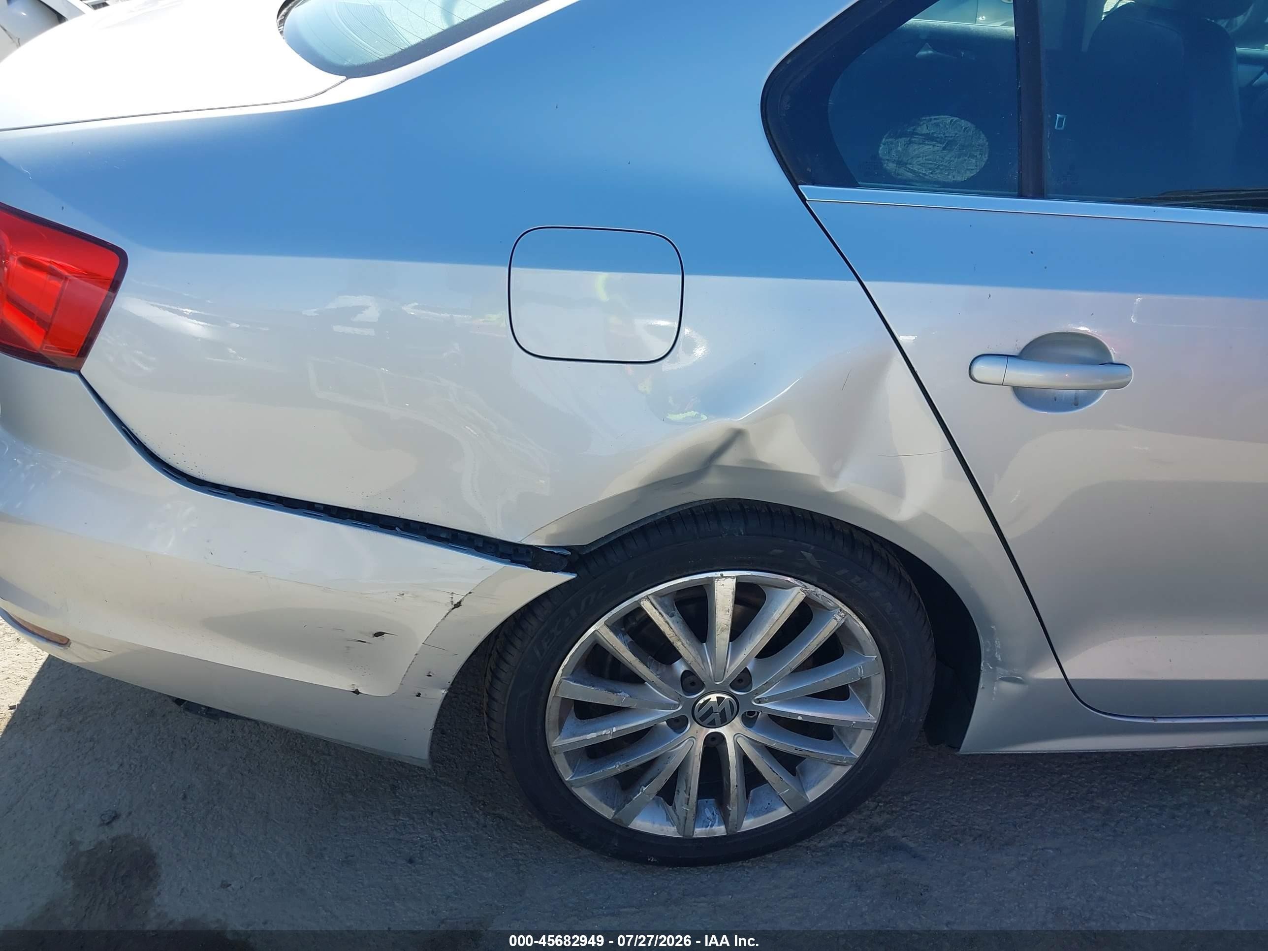 2015 Volkswagen Jetta 1.8t Se Silver vin: 3VWD17AJ9FM264559