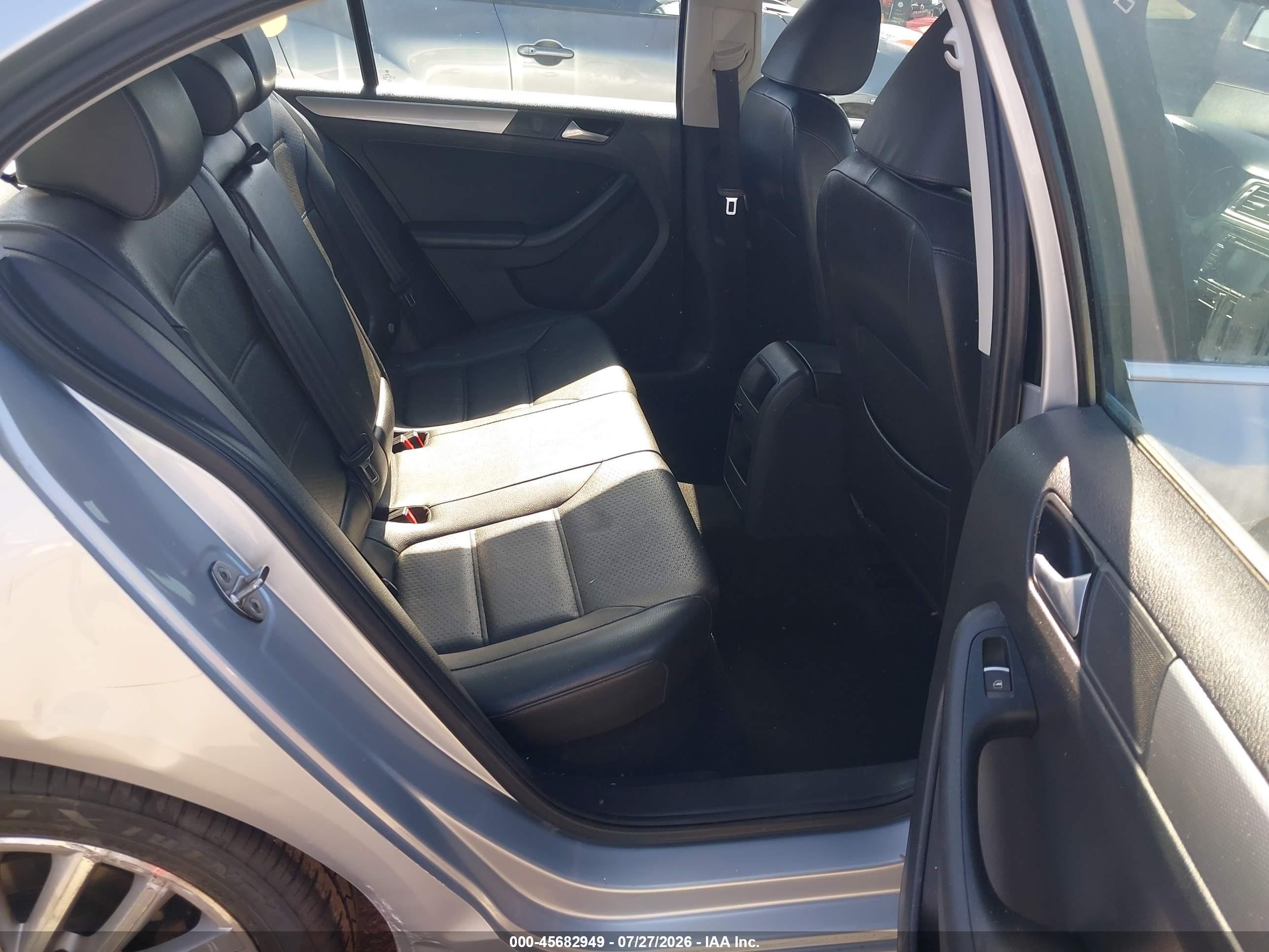 2015 Volkswagen Jetta 1.8t Se Silver vin: 3VWD17AJ9FM264559