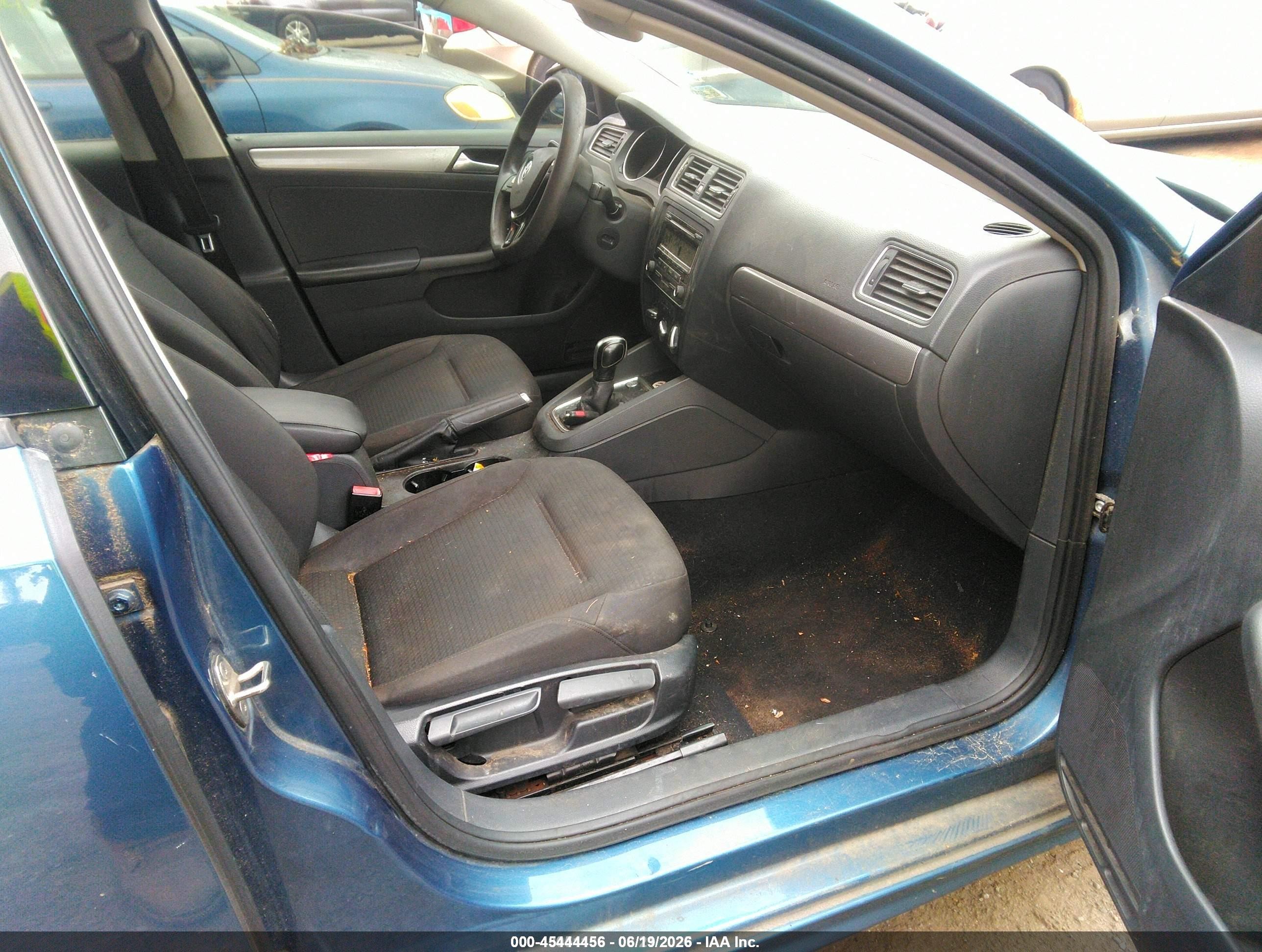 2015 Volkswagen Jetta 1.8t Se Blue vin: 3VWD17AJ9FM318443
