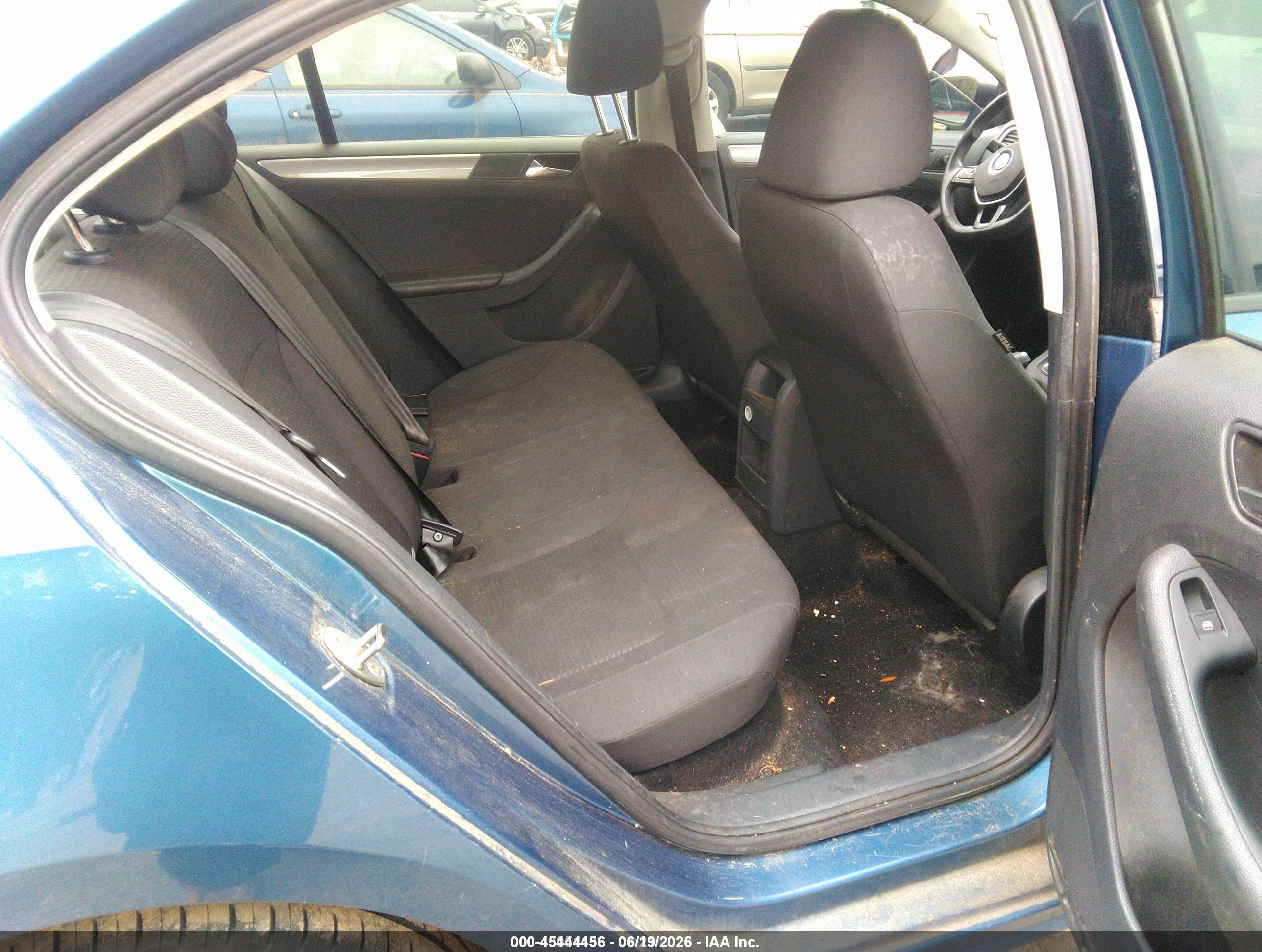 2015 Volkswagen Jetta 1.8t Se Blue vin: 3VWD17AJ9FM318443