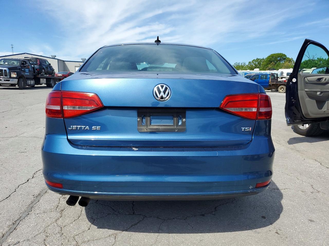 2015 Volkswagen Jetta Se Blue vin: 3VWD17AJ9FM320077