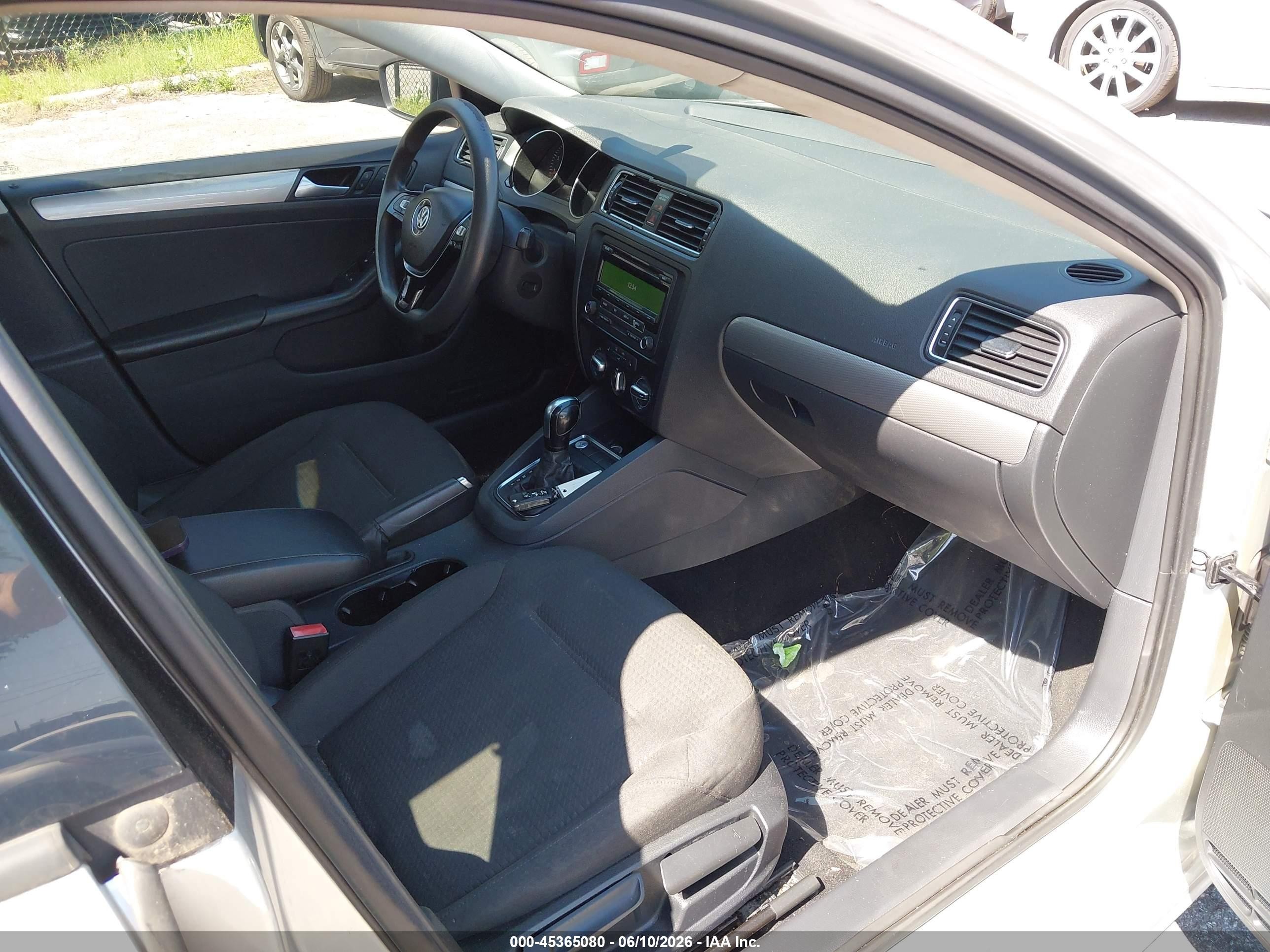 2015 Volkswagen Jetta 1.8t Se Silver vin: 3VWD17AJ9FM329779