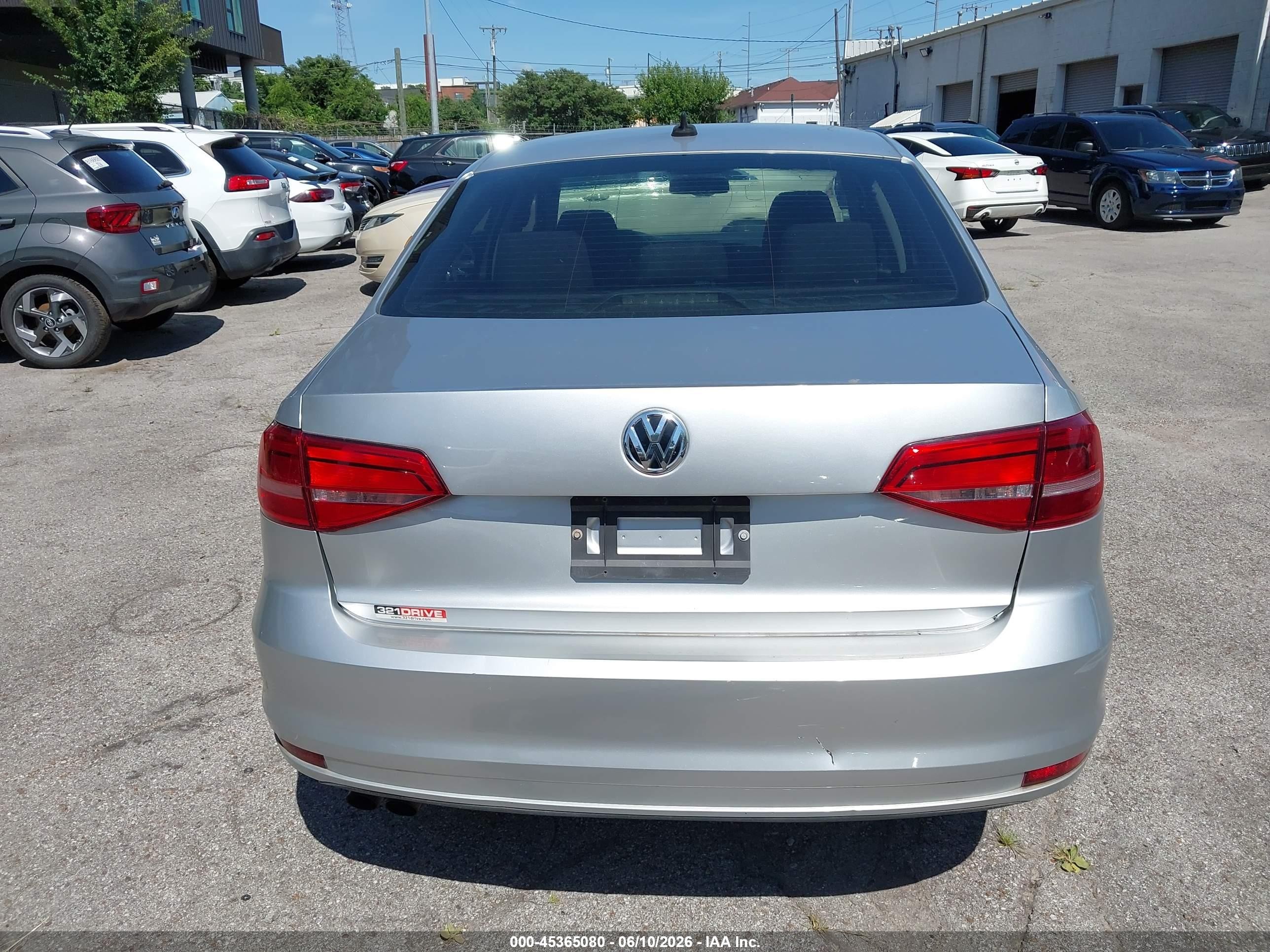 2015 Volkswagen Jetta 1.8t Se Silver vin: 3VWD17AJ9FM329779