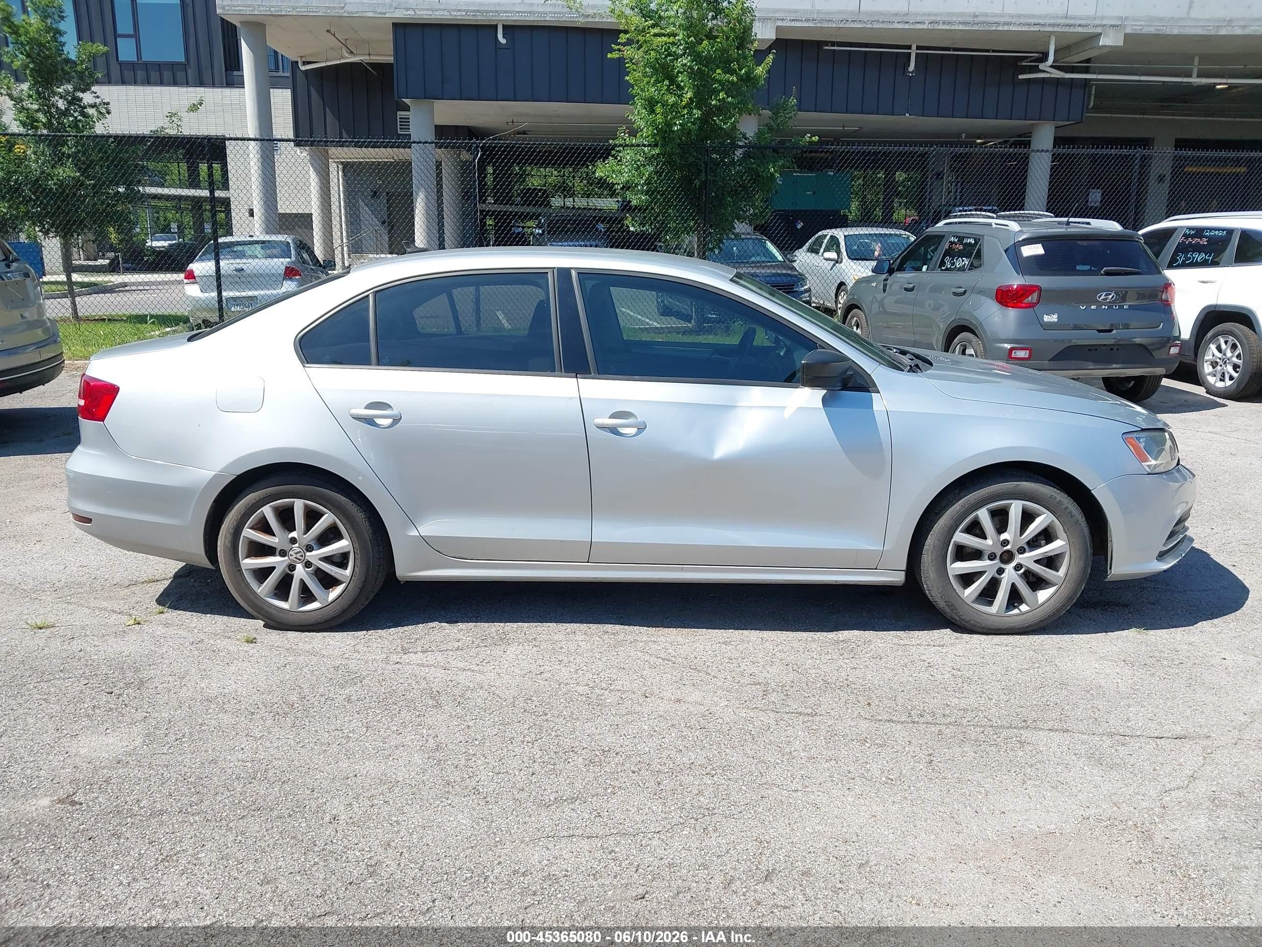 2015 Volkswagen Jetta 1.8t Se Silver vin: 3VWD17AJ9FM329779