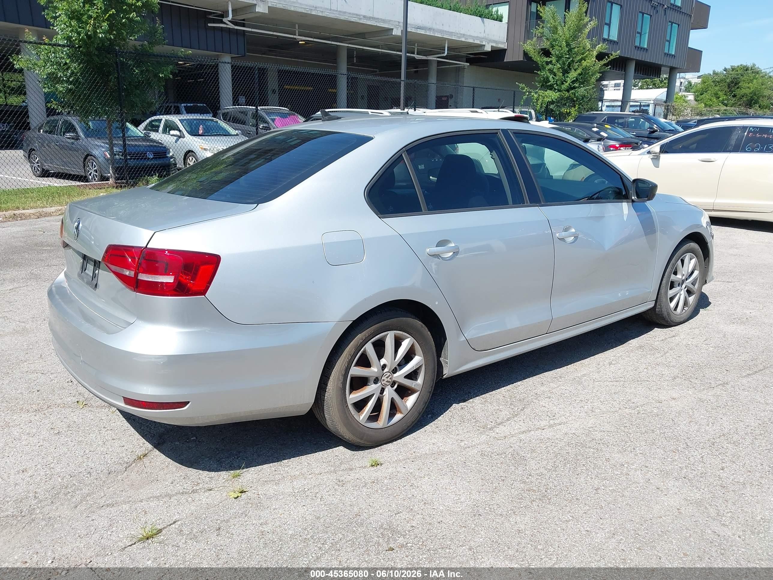 2015 Volkswagen Jetta 1.8t Se Silver vin: 3VWD17AJ9FM329779
