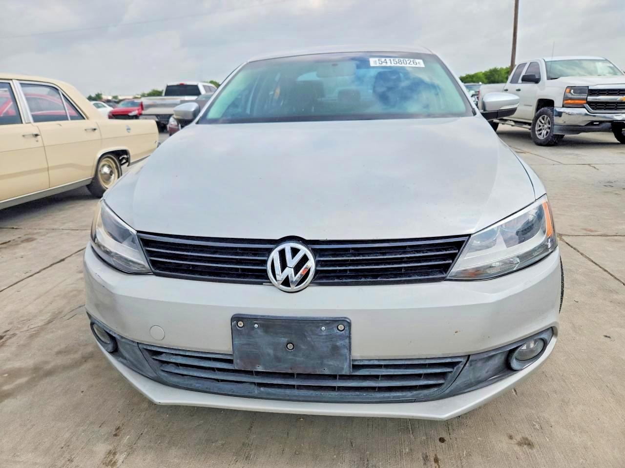 2014 Volkswagen Jetta Se Silver vin: 3VWD17AJXEM214154