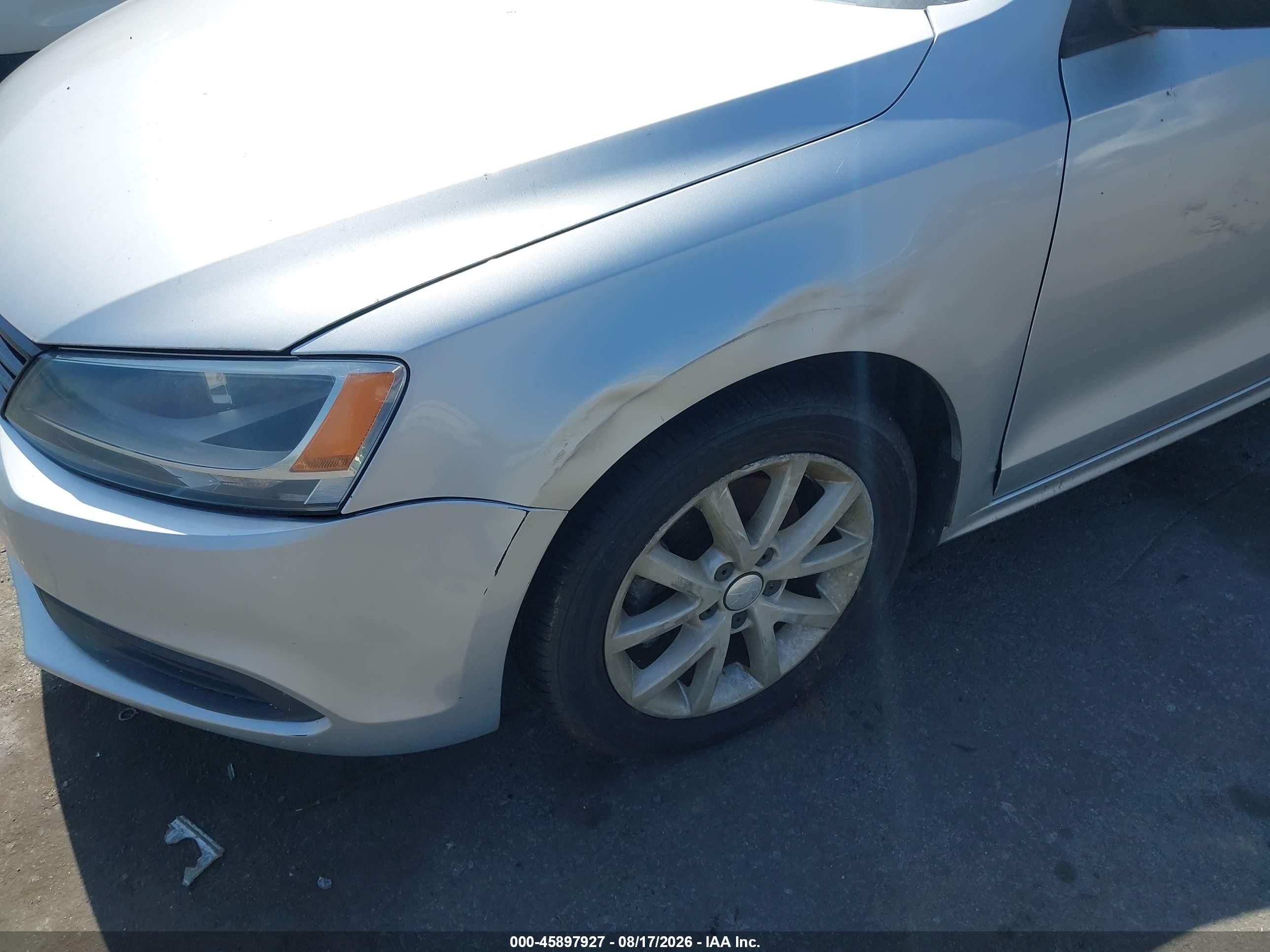 2014 Volkswagen Jetta 1.8t Se Серебряный vin: 3VWD17AJXEM243735