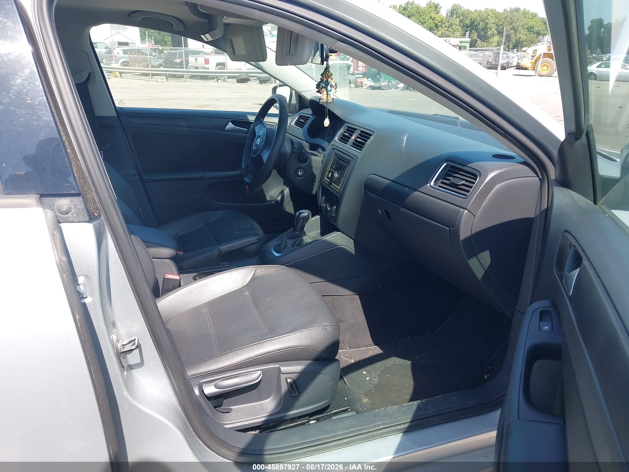2014 Volkswagen Jetta 1.8t Se Серебряный vin: 3VWD17AJXEM243735