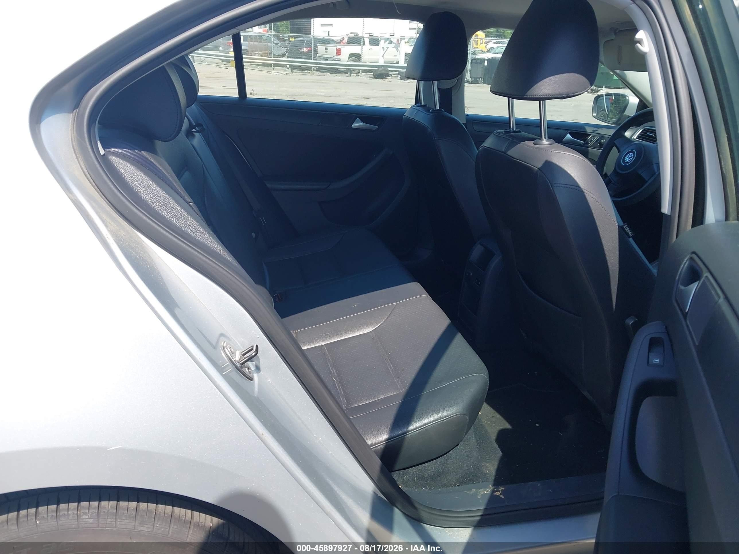 2014 Volkswagen Jetta 1.8t Se Серебряный vin: 3VWD17AJXEM243735