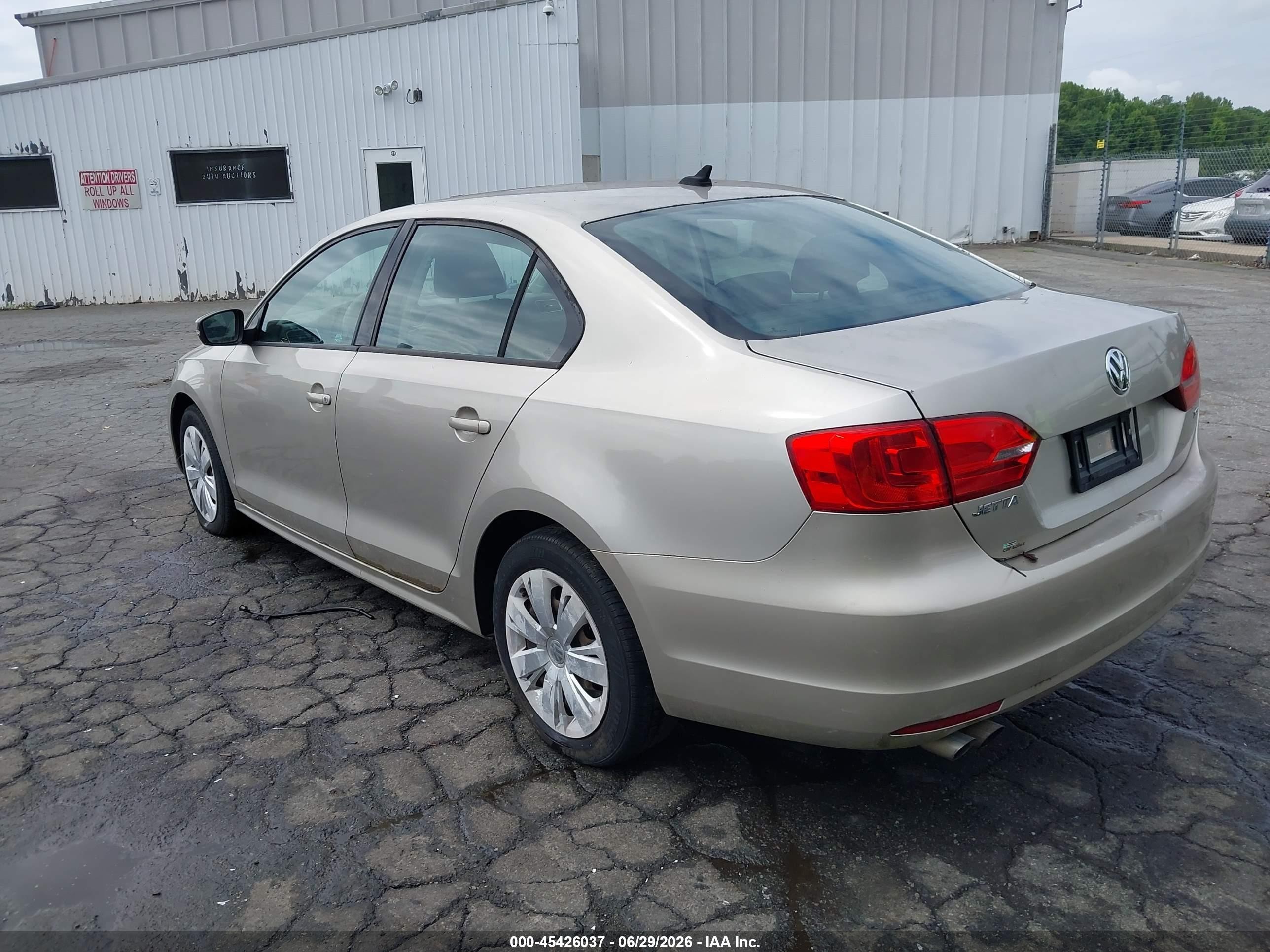 2014 Volkswagen Jetta 1.8t Se Gold vin: 3VWD17AJXEM302590