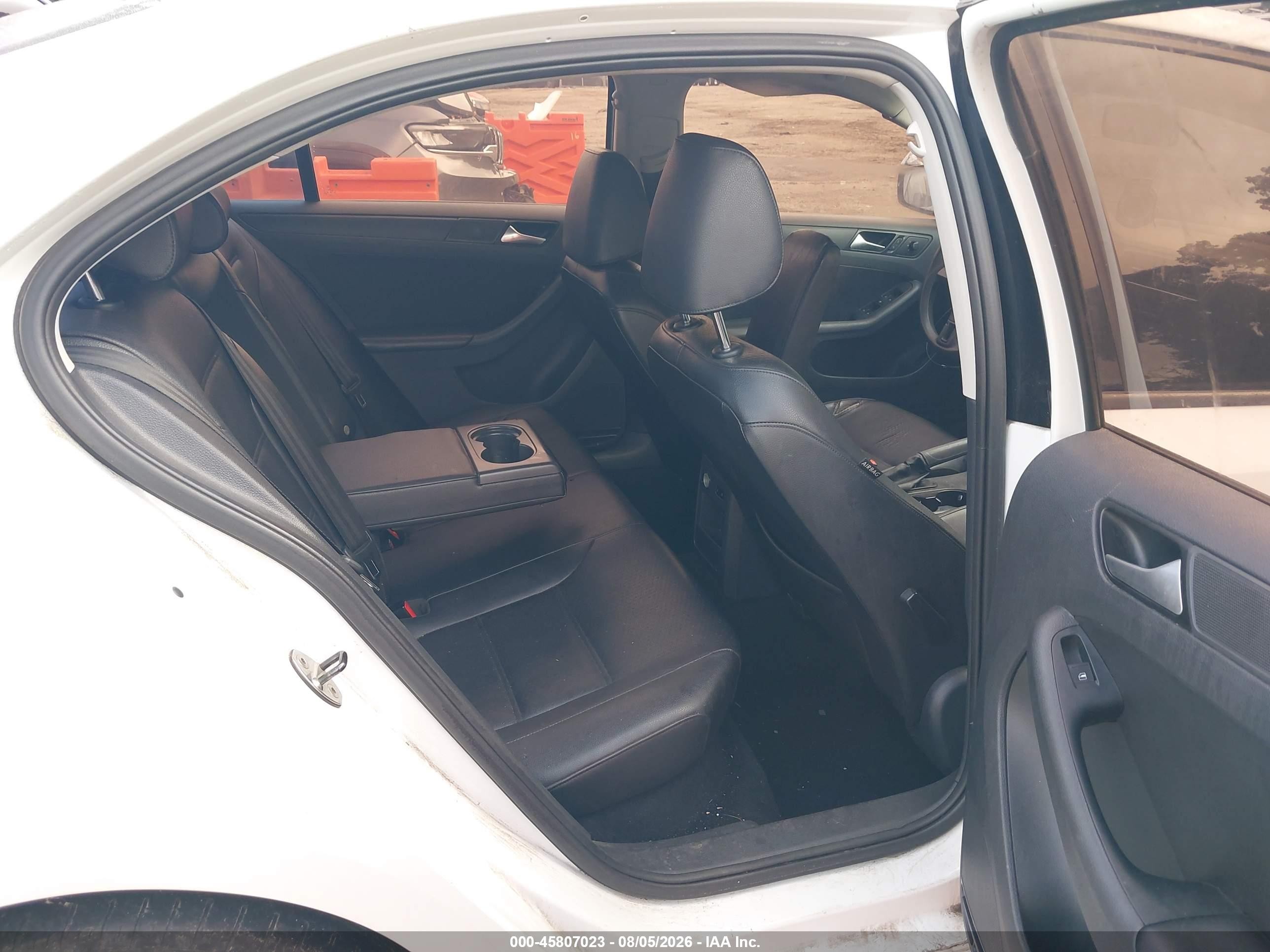 2014 Volkswagen Jetta 1.8t Se White vin: 3VWD17AJXEM305019