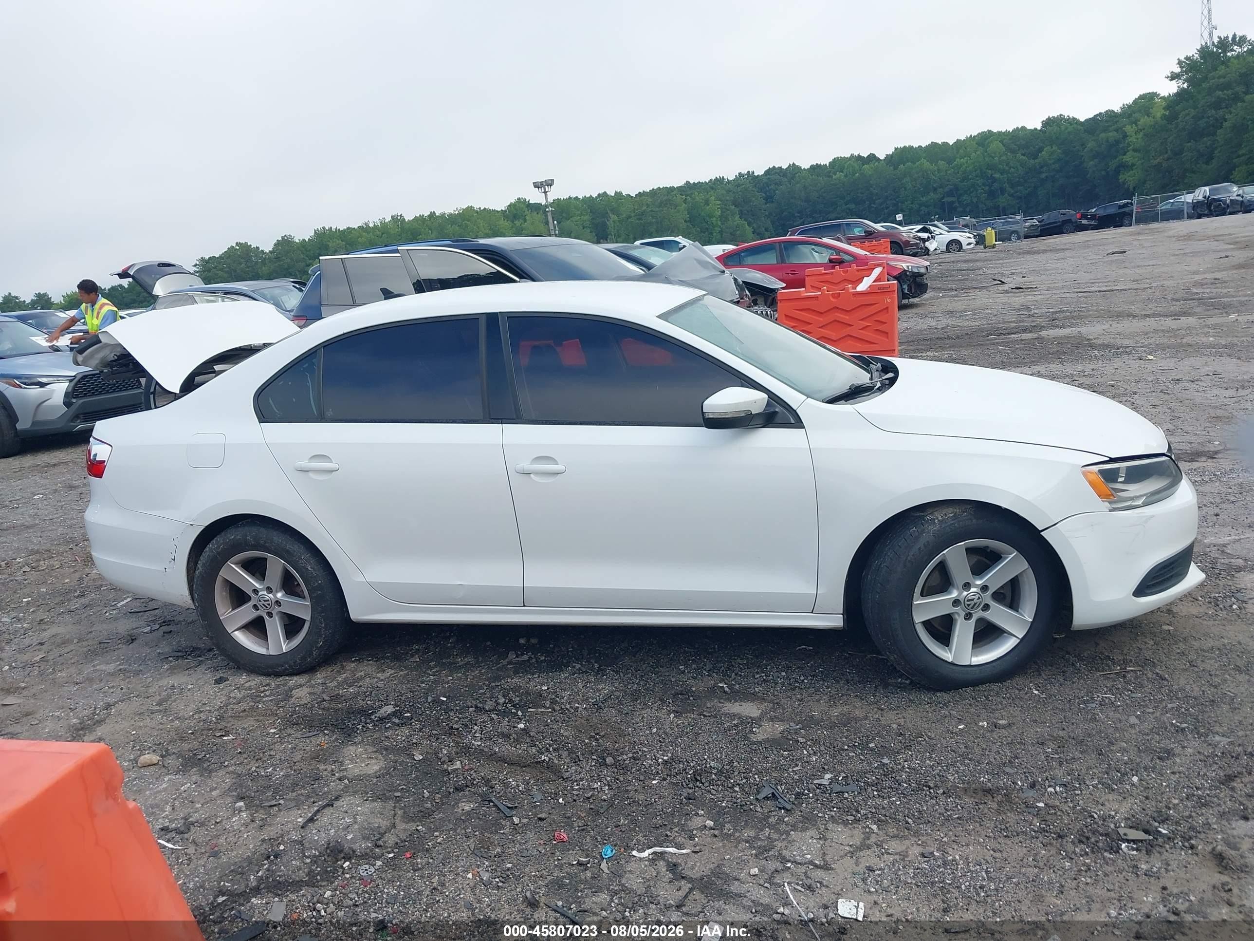 2014 Volkswagen Jetta 1.8t Se White vin: 3VWD17AJXEM305019