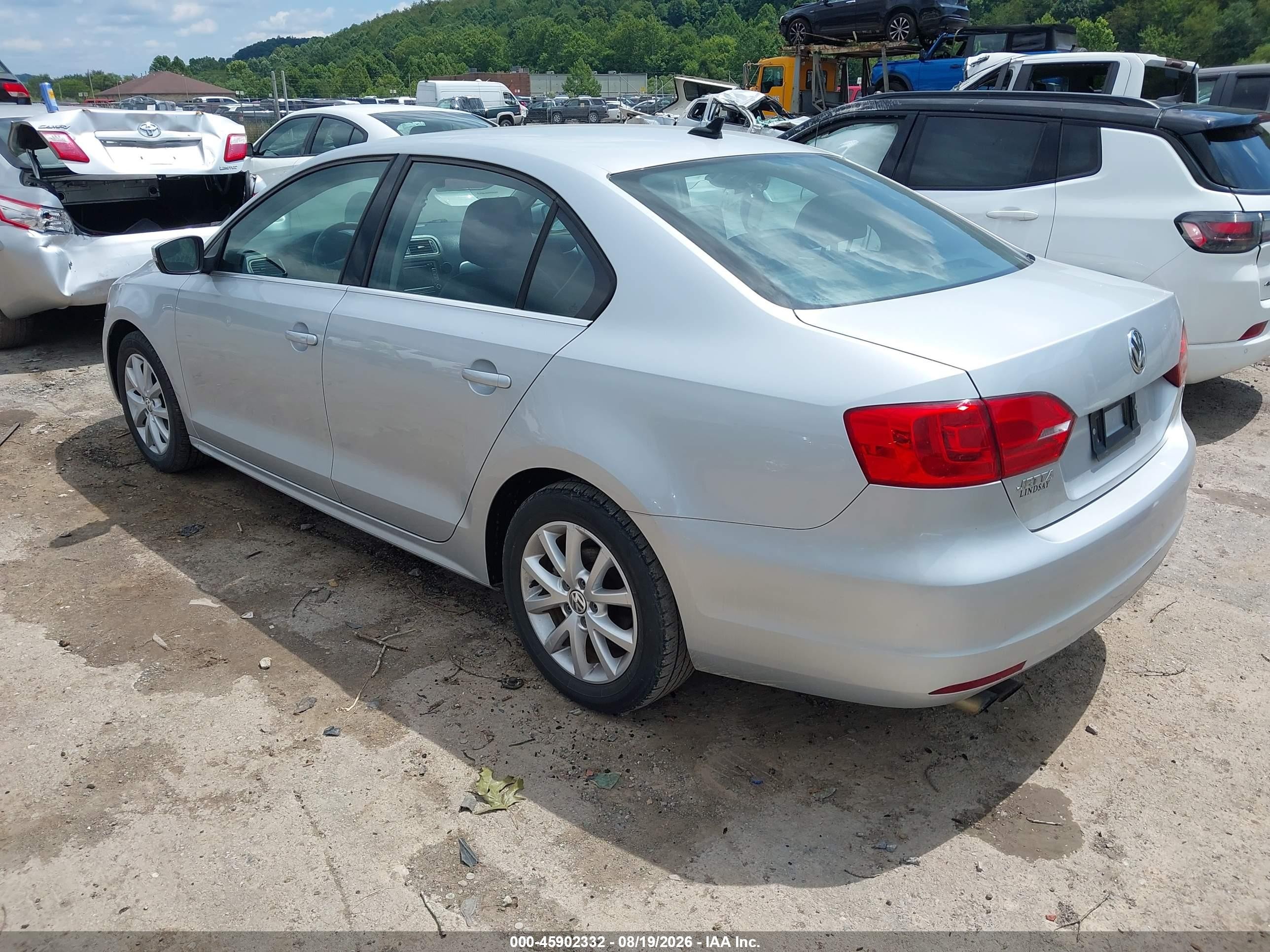 2014 Volkswagen Jetta 1.8t Se Silver vin: 3VWD17AJXEM327795