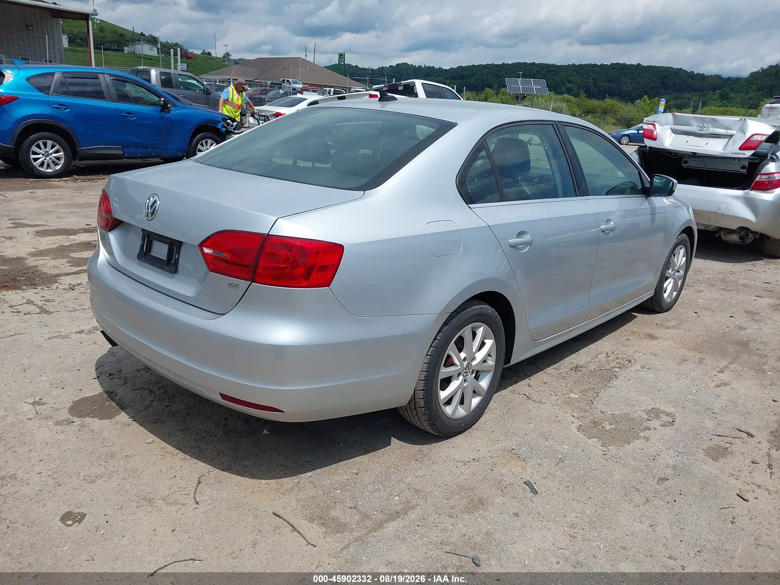2014 Volkswagen Jetta 1.8t Se Silver vin: 3VWD17AJXEM327795
