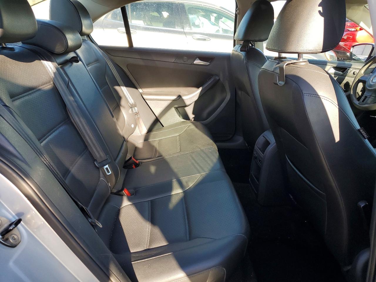 2014 Volkswagen Jetta Se Серебряный vin: 3VWD17AJXEM364216