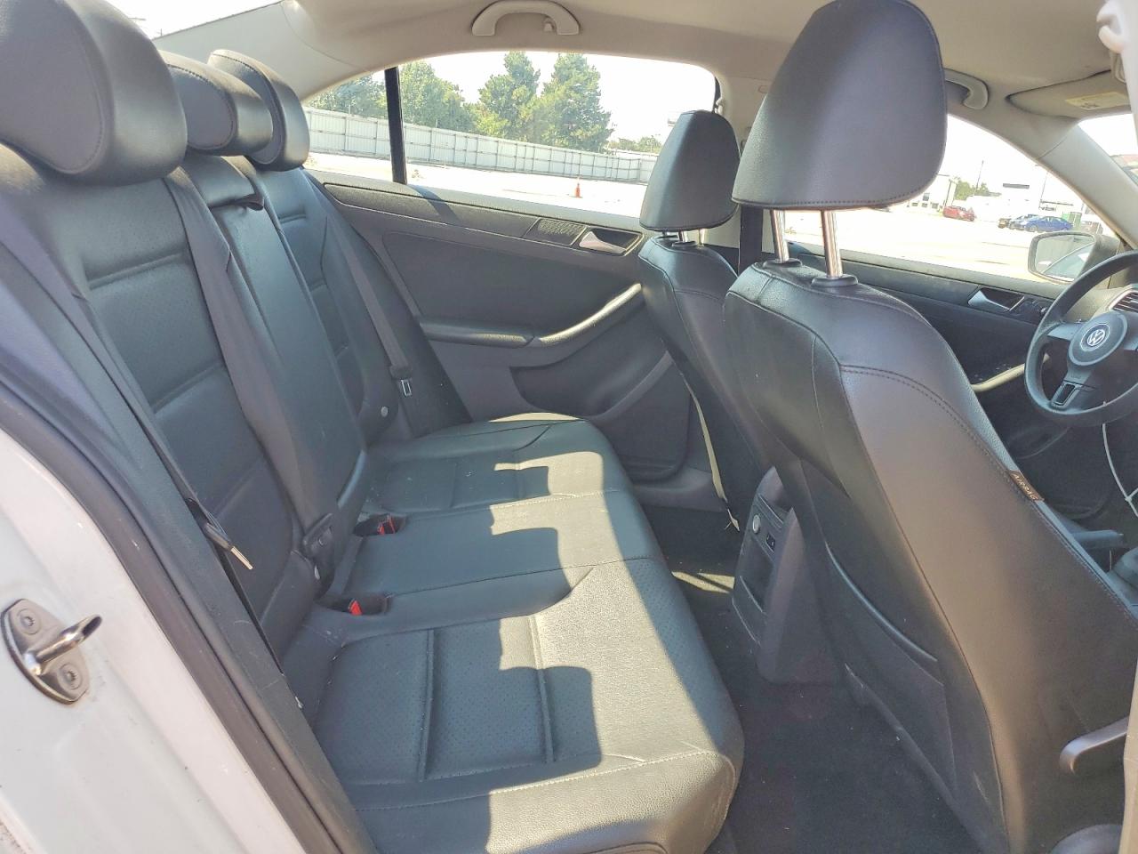 2014 Volkswagen Jetta Se White vin: 3VWD17AJXEM364958