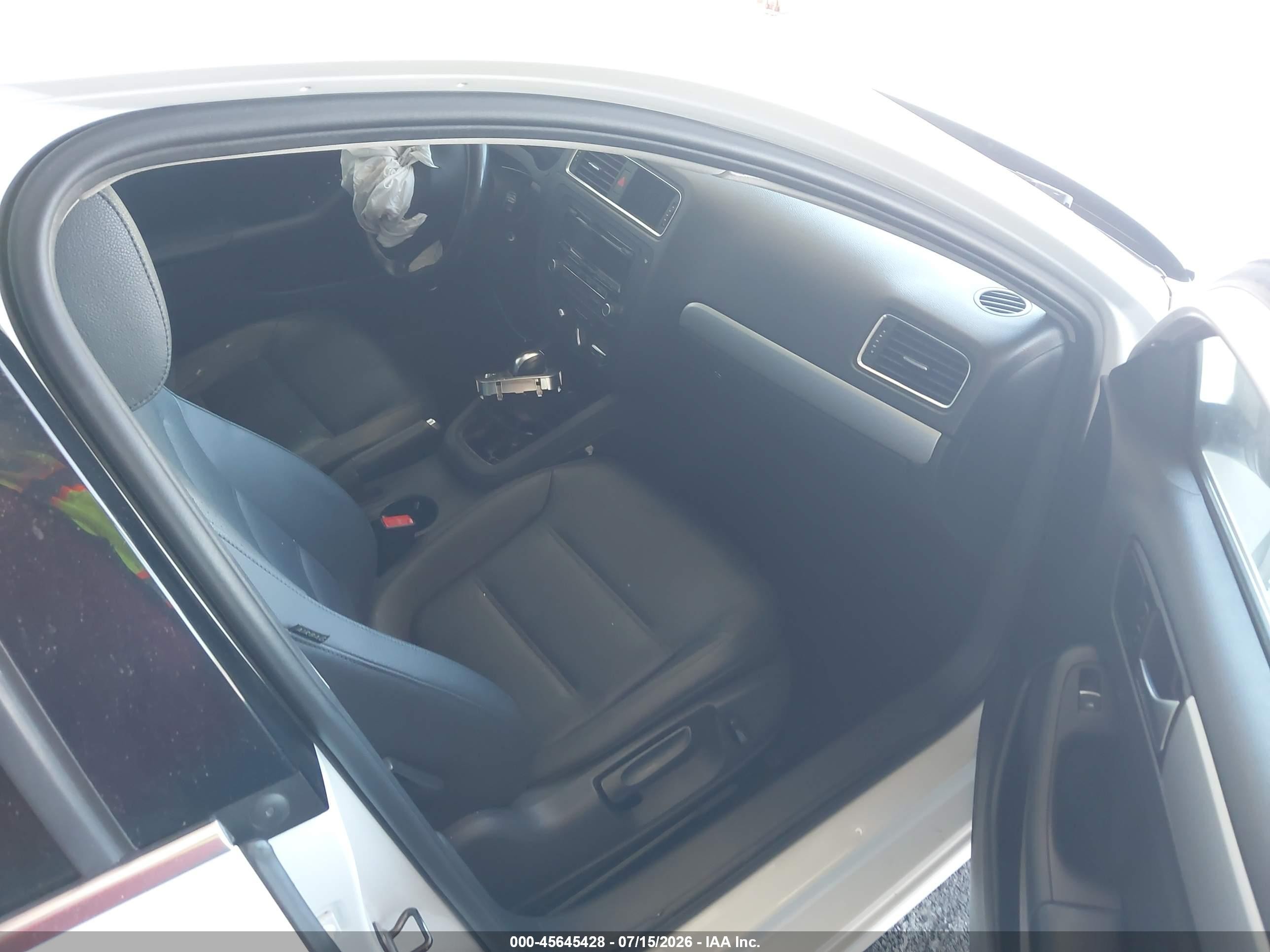 2014 Volkswagen Jetta 1.8t Se Белый vin: 3VWD17AJXEM420459