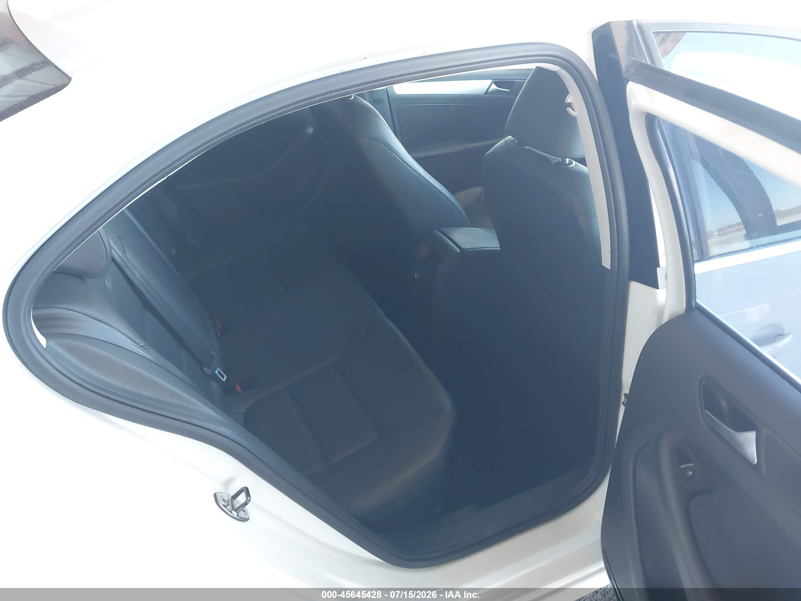 2014 Volkswagen Jetta 1.8t Se Белый vin: 3VWD17AJXEM420459