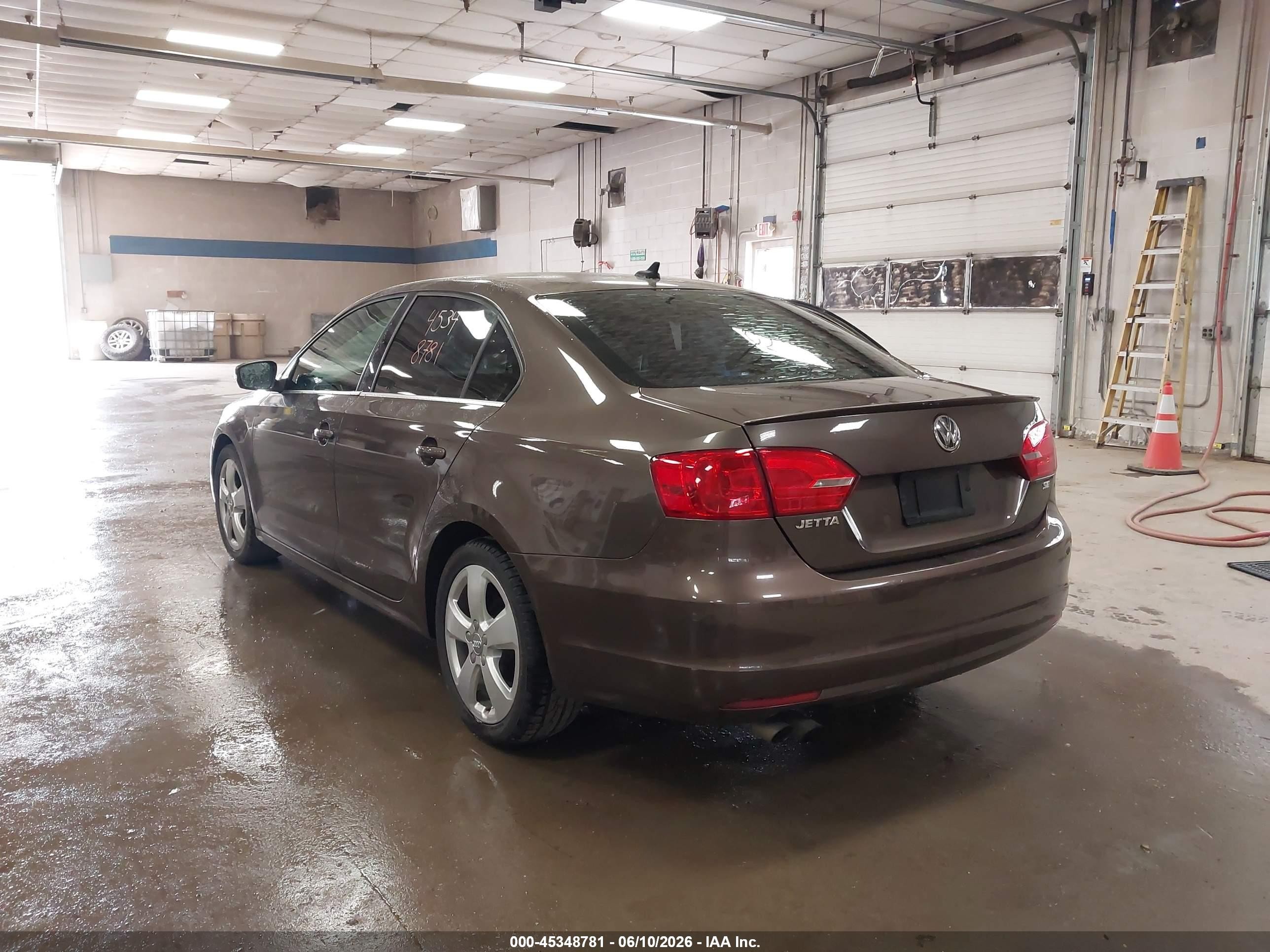 2014 Volkswagen Jetta 1.8t Se Brown vin: 3VWD17AJXEM420705