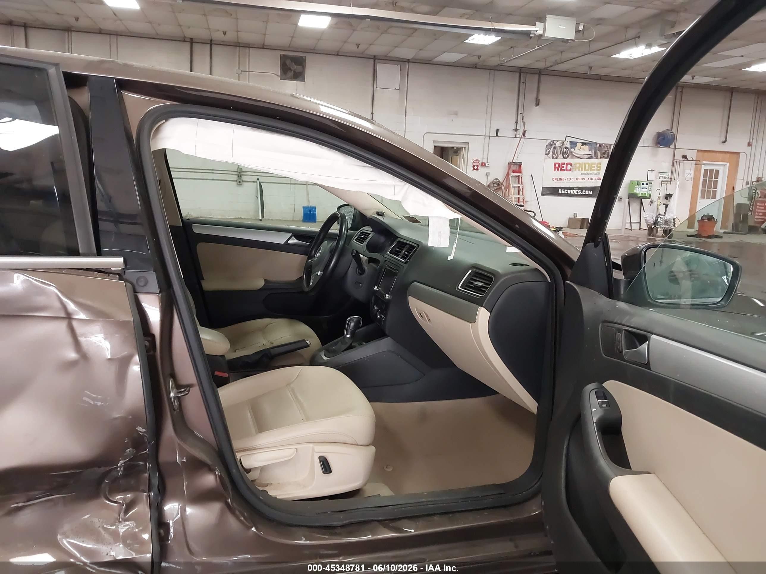 2014 Volkswagen Jetta 1.8t Se Brown vin: 3VWD17AJXEM420705