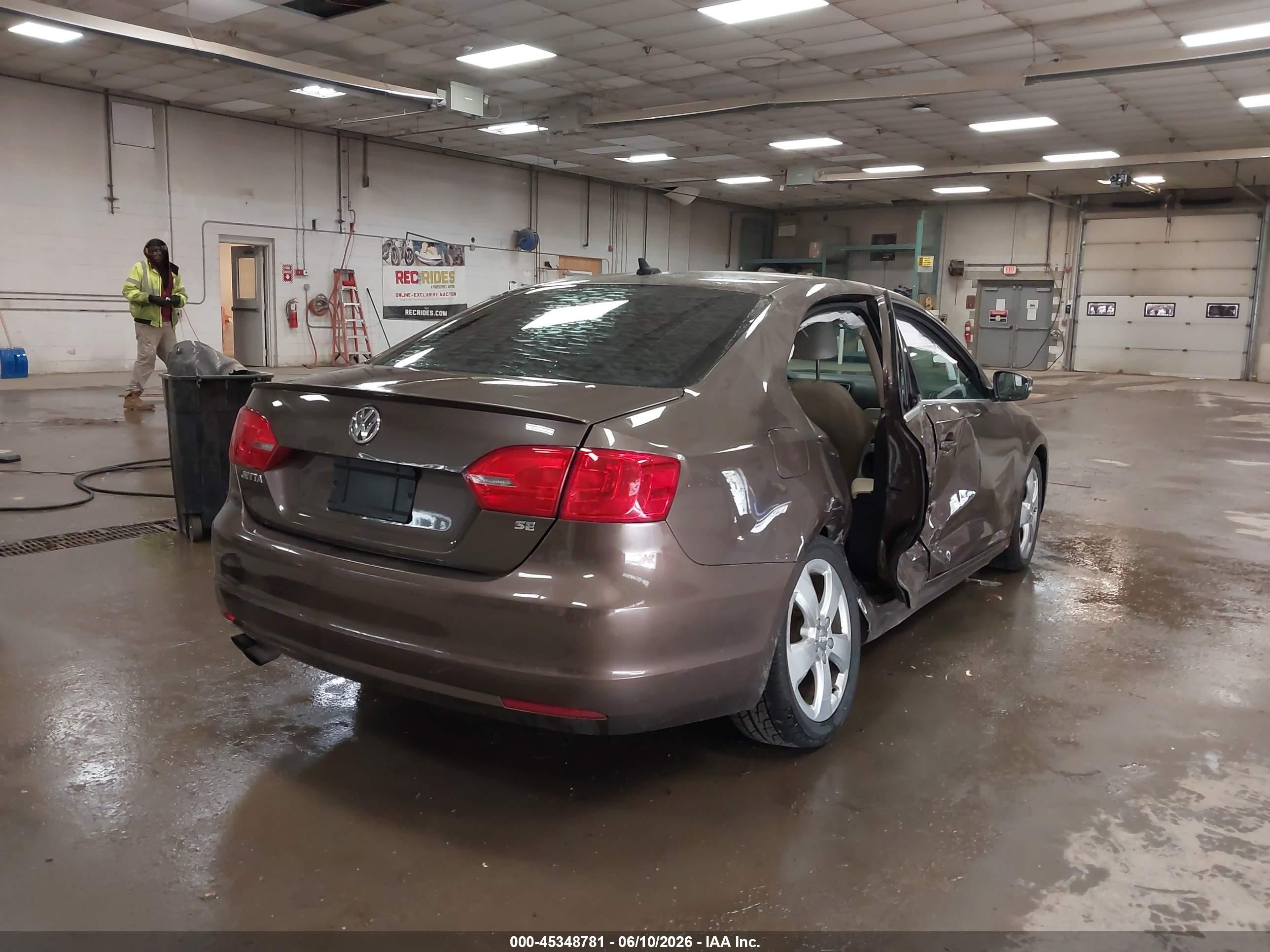 2014 Volkswagen Jetta 1.8t Se Brown vin: 3VWD17AJXEM420705
