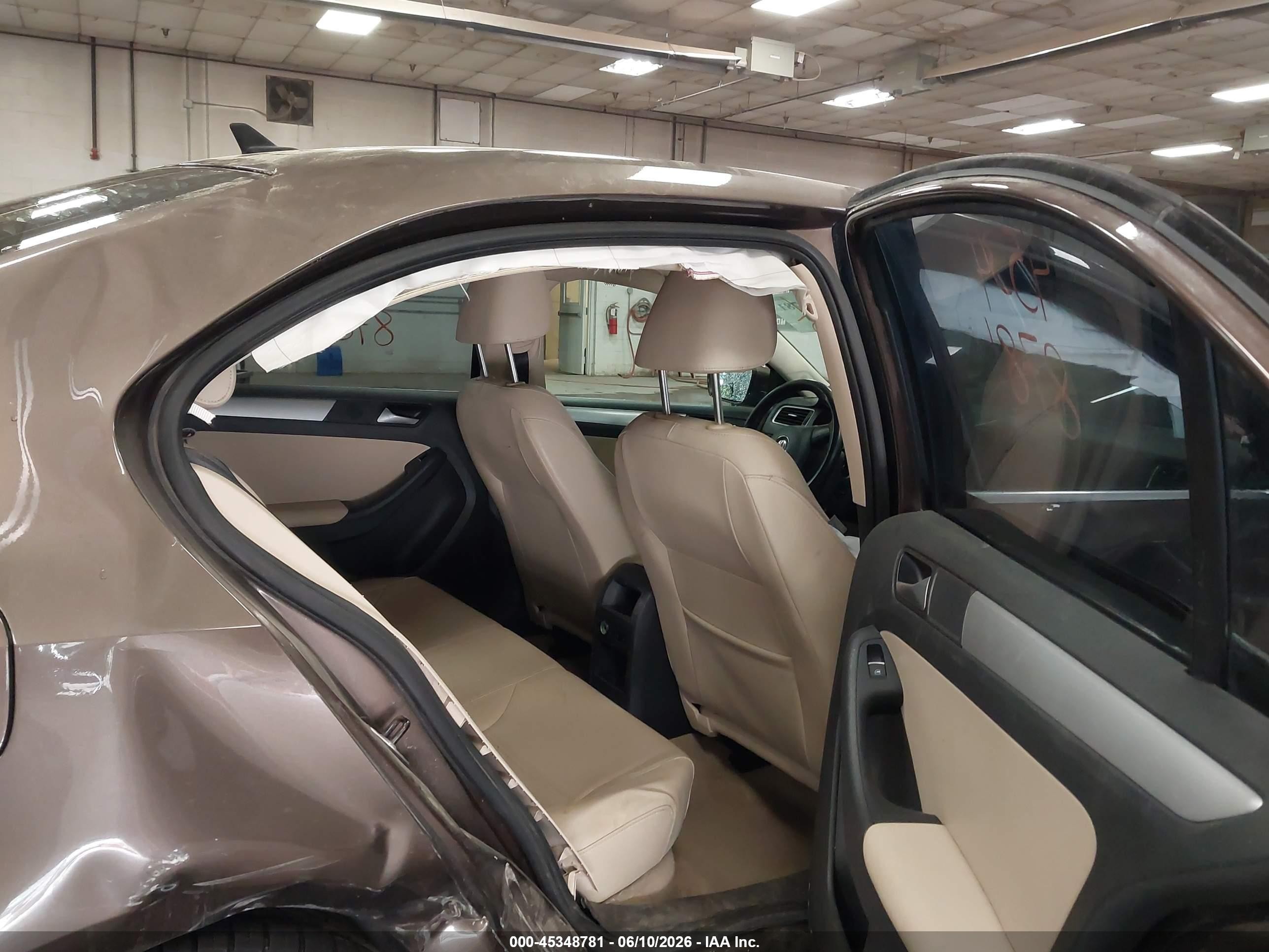 2014 Volkswagen Jetta 1.8t Se Brown vin: 3VWD17AJXEM420705