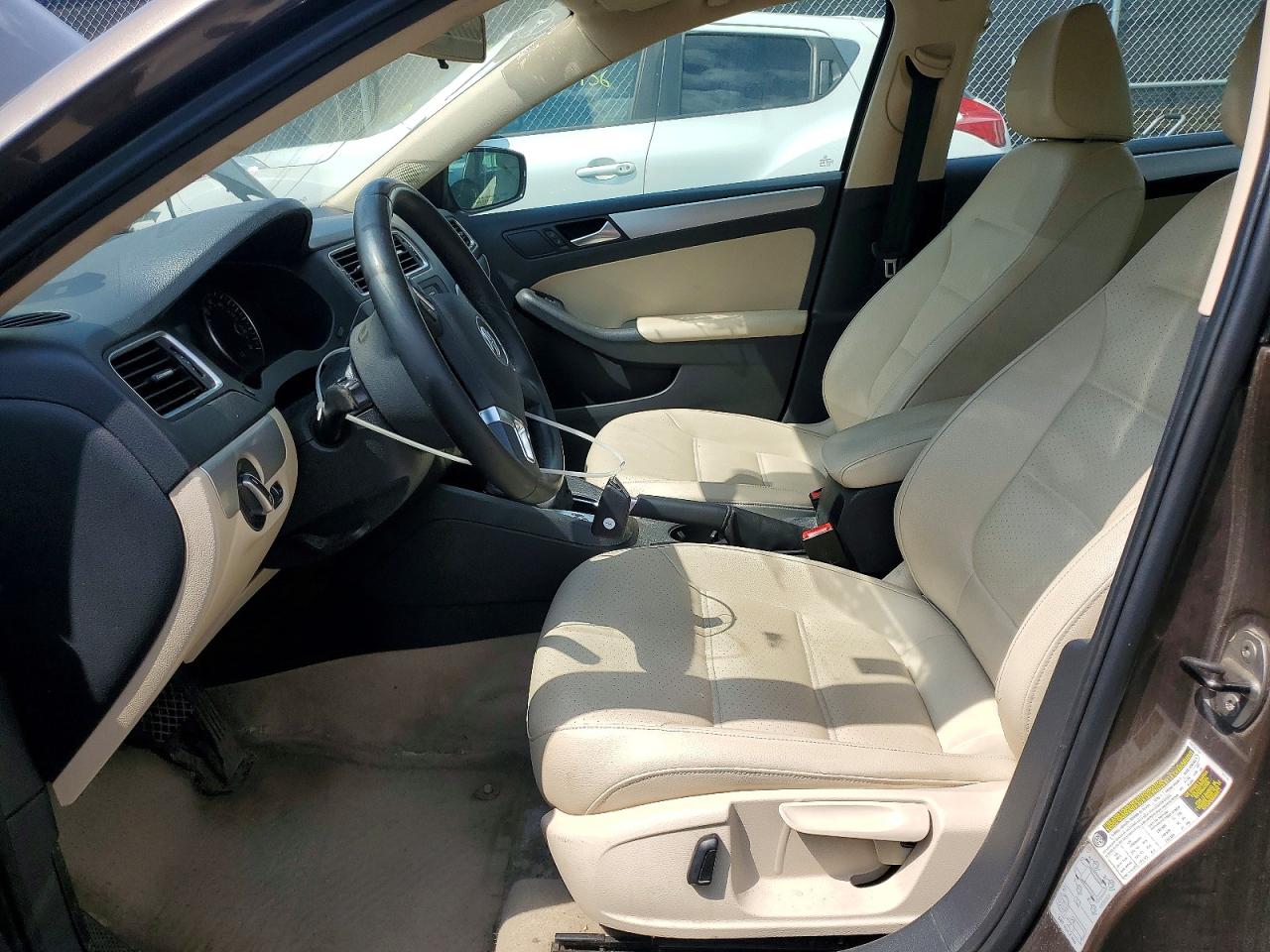 2014 Volkswagen Jetta Se Желто-коричневый vin: 3VWD17AJXEM442185