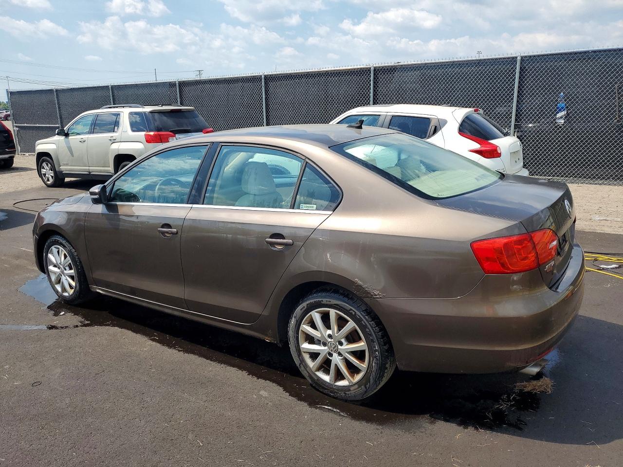 2014 Volkswagen Jetta Se Желто-коричневый vin: 3VWD17AJXEM442185