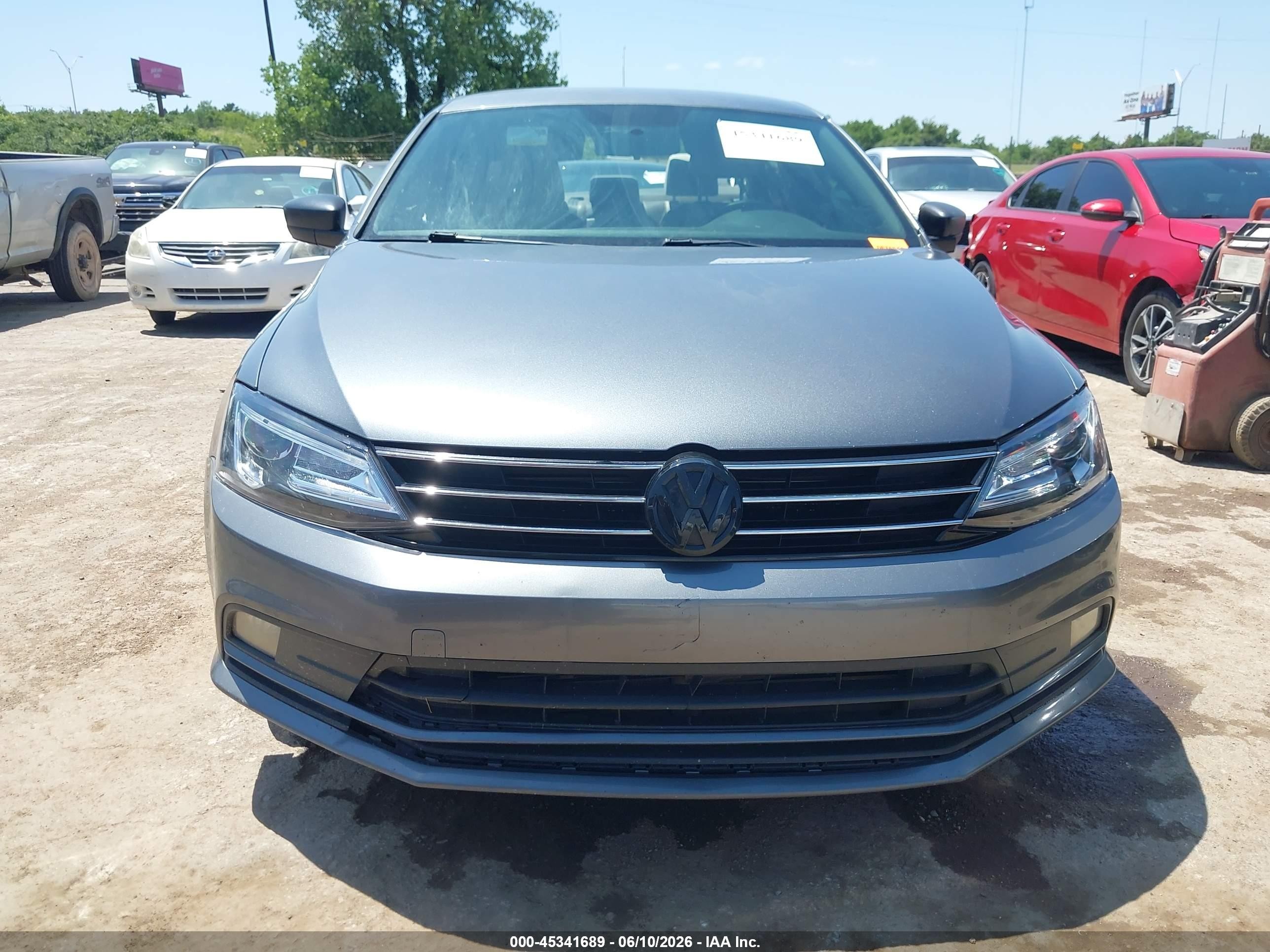 2015 Volkswagen Jetta 1.8t Sport Silver vin: 3VWD17AJXFM203088